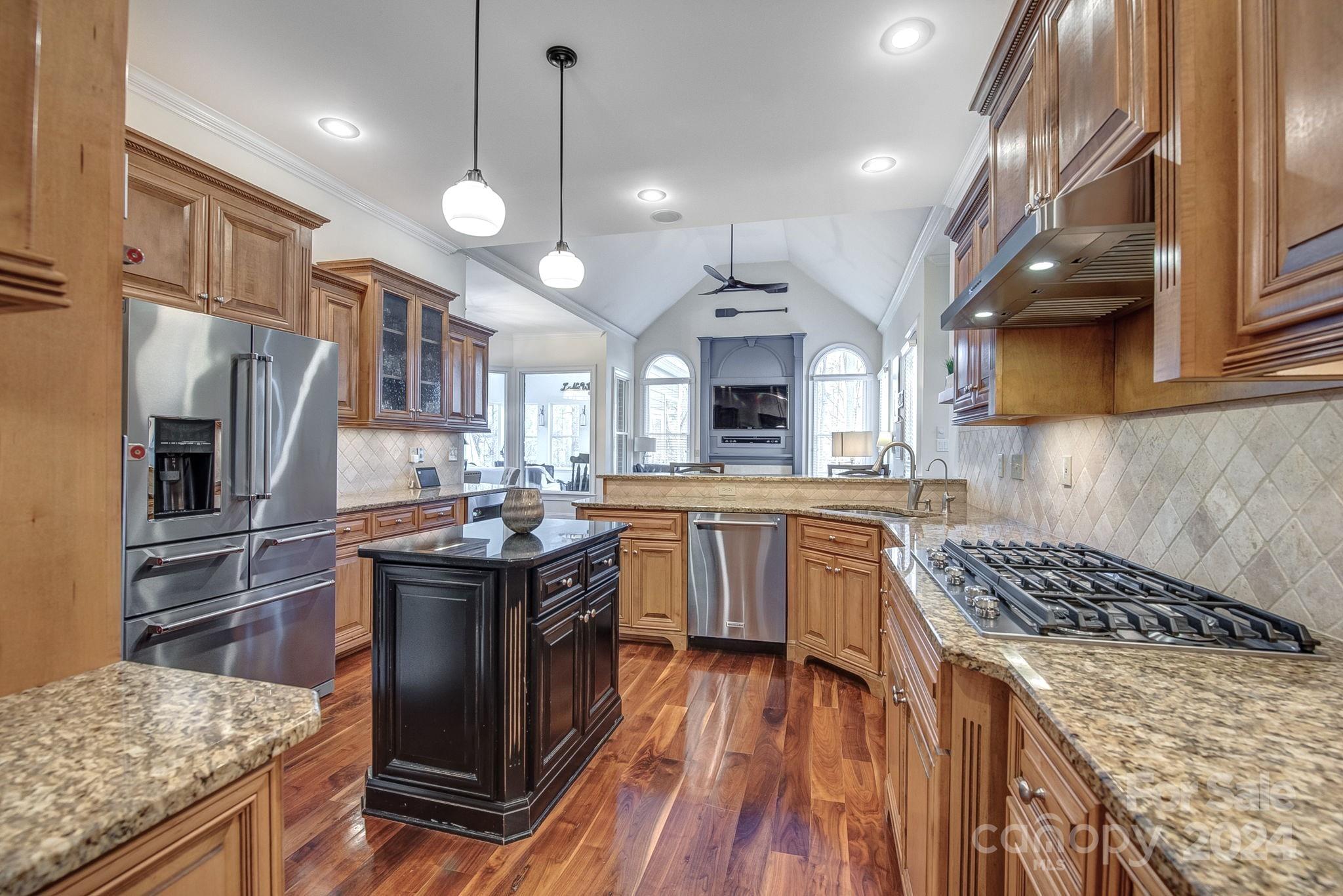 Misty Waters - Residential