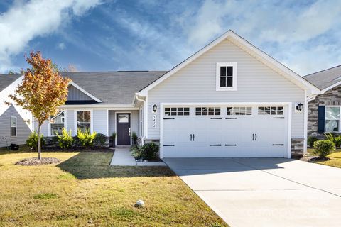 5436 Hughesdale Drive Charlotte NC 28215