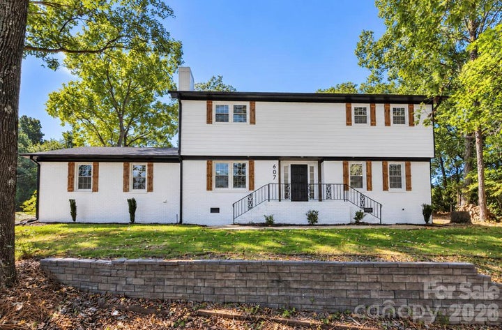 Photo 1 of 27 — 607 Willow Lane, Harrisburg, NC 28075