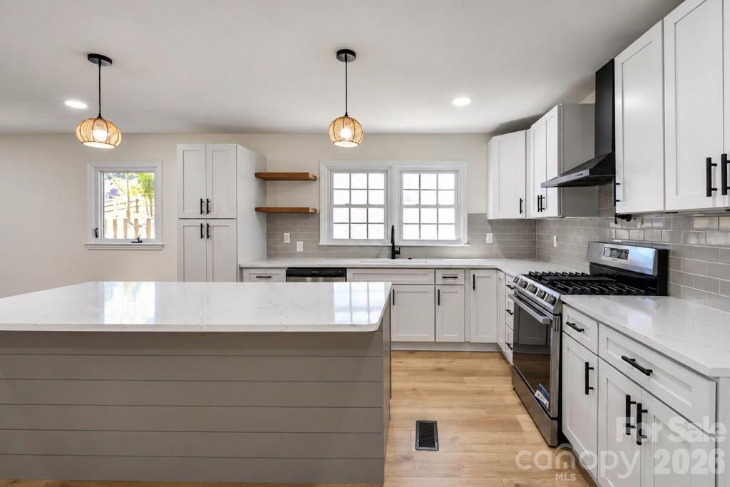 607 Willow Lane