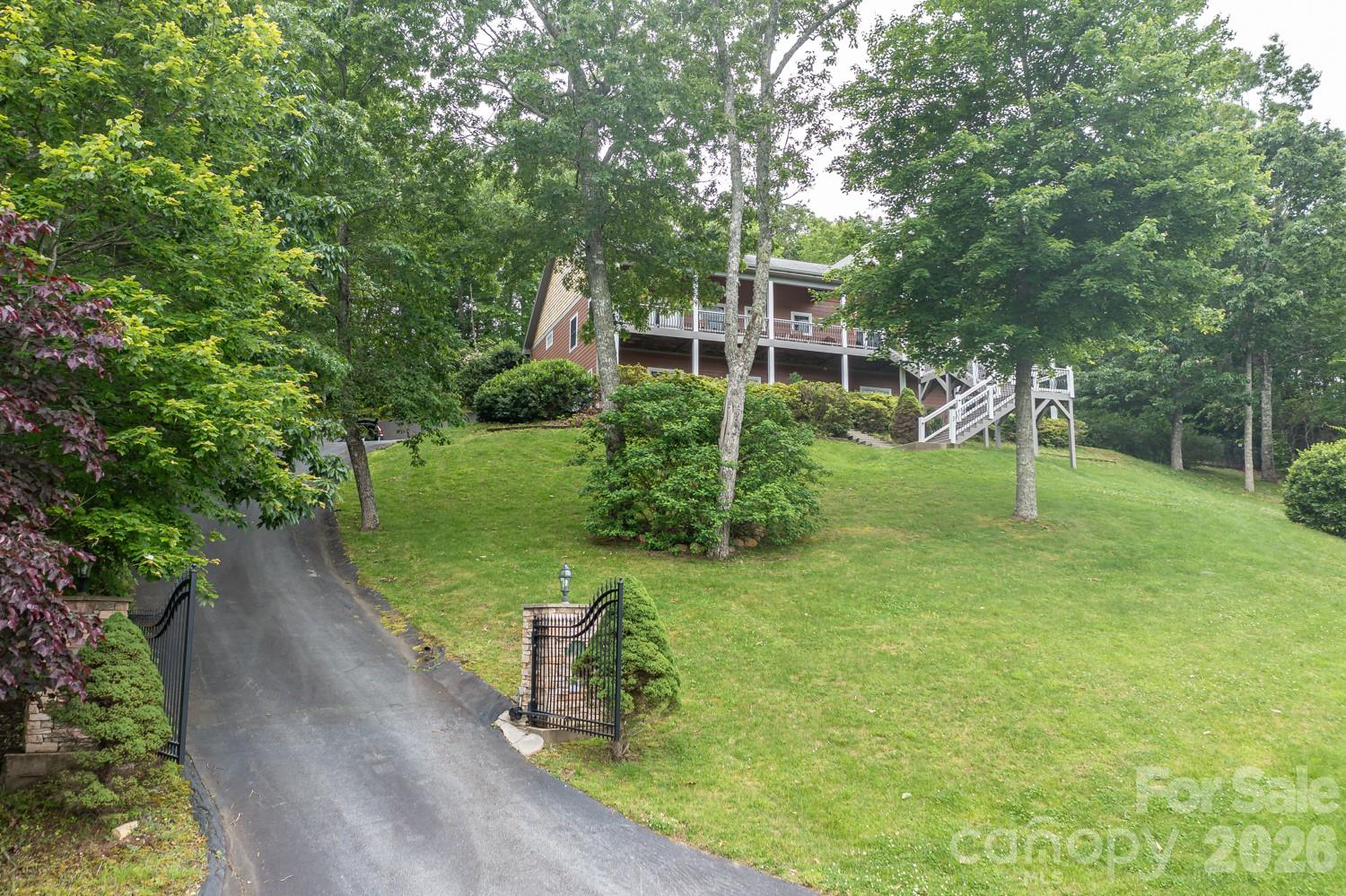 Laurel Woods - Residential