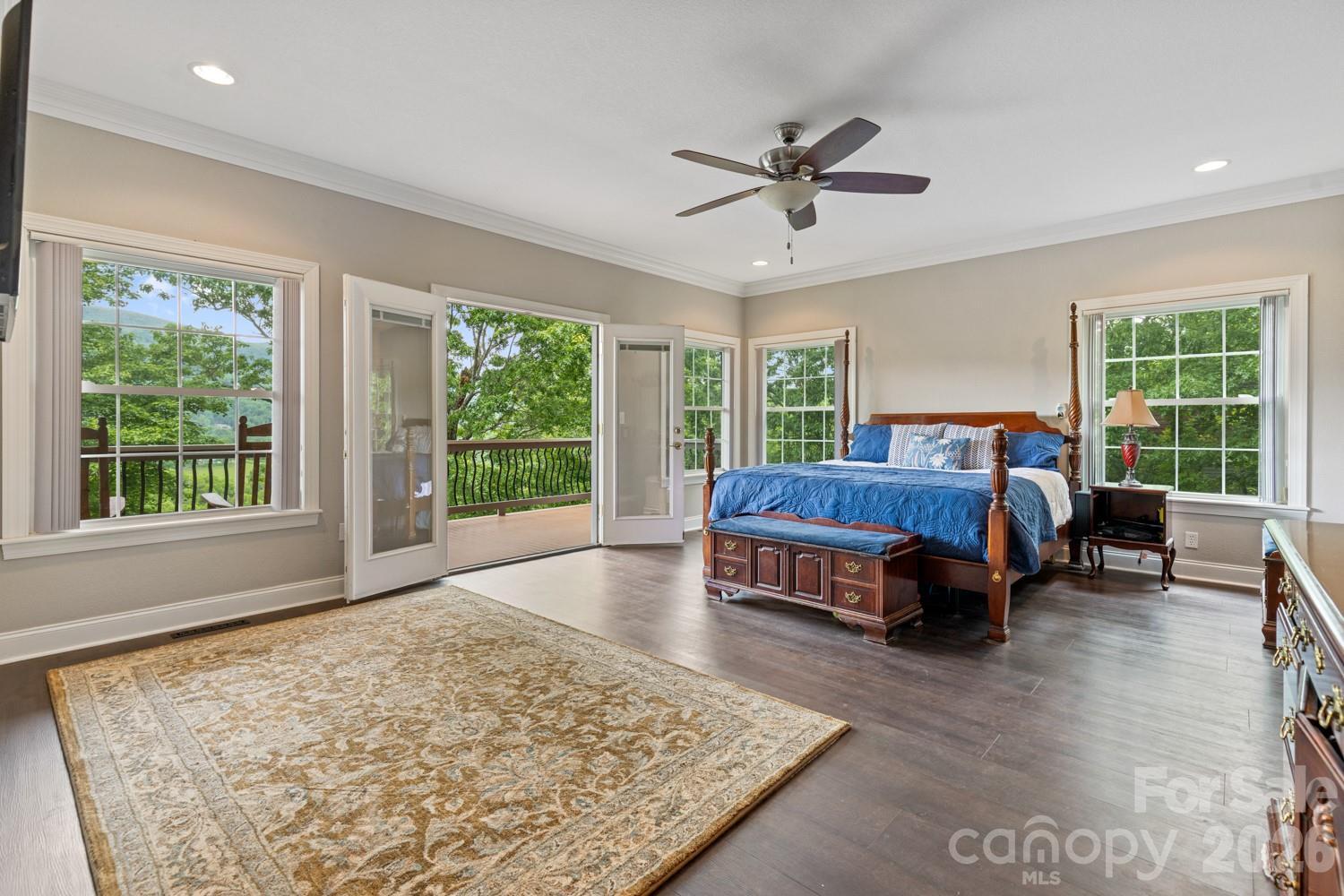 Laurel Woods - Residential