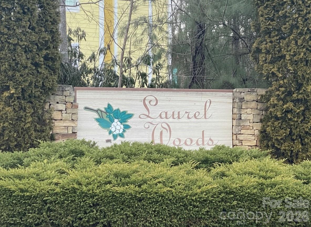 Laurel Woods - Residential