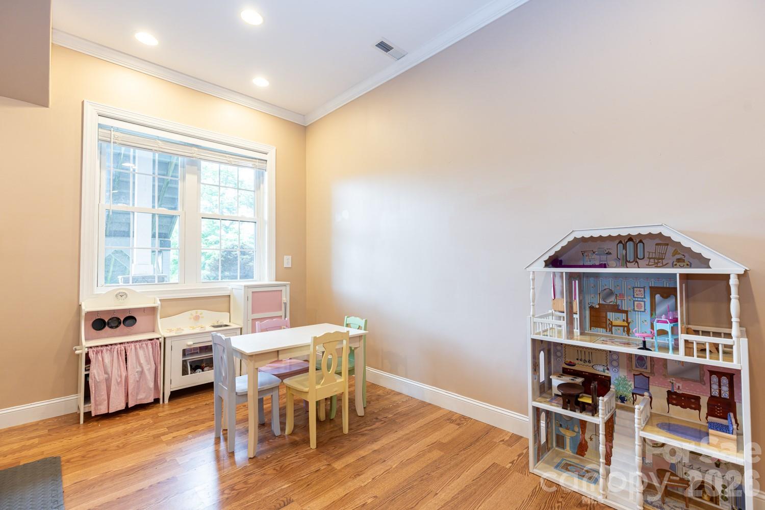 Laurel Woods - Residential