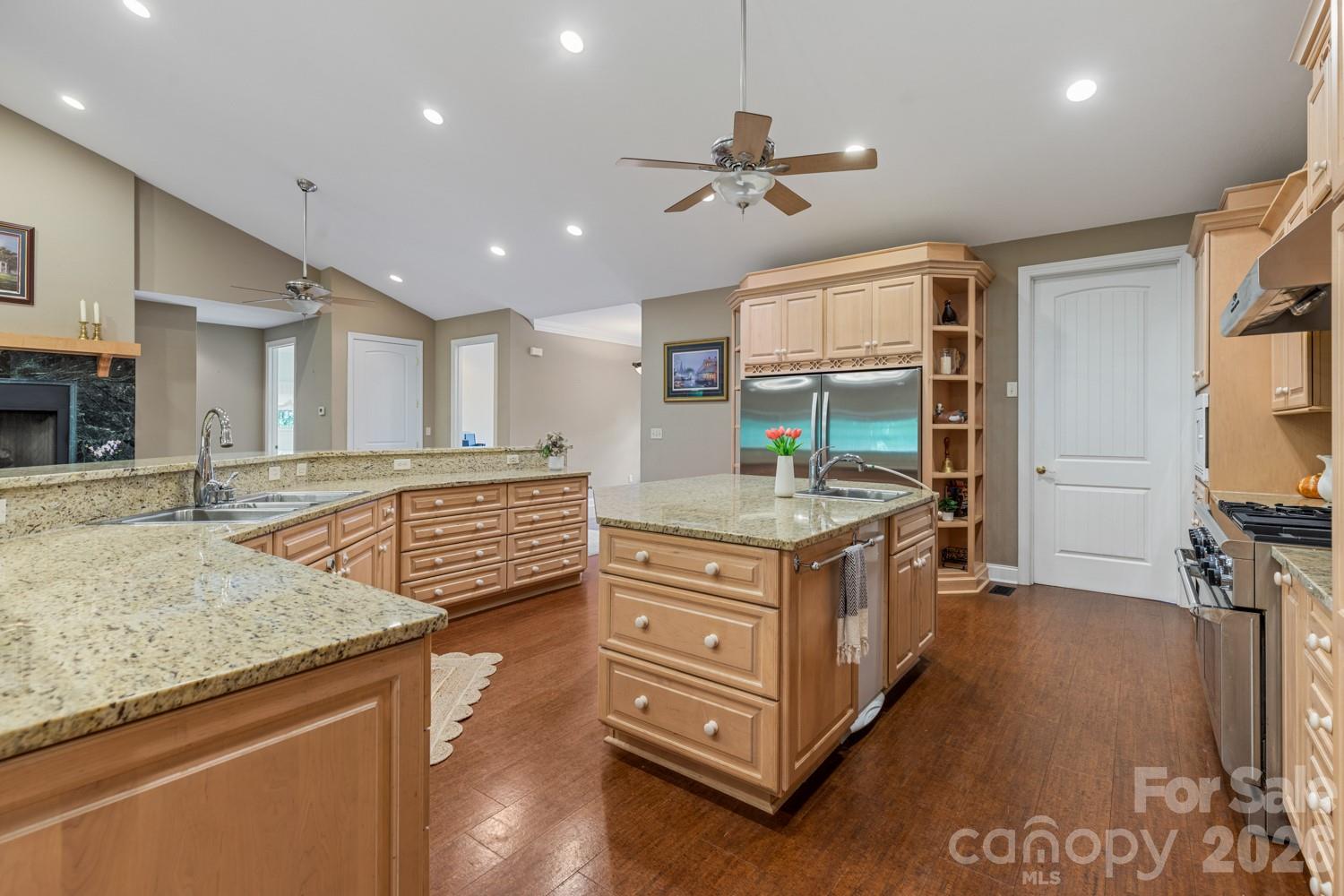 Laurel Woods - Residential