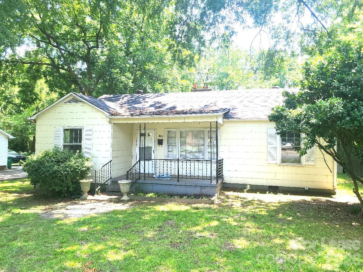 Photo 1 of 11 — 206 N Cloudman Street, Charlotte, NC 28216