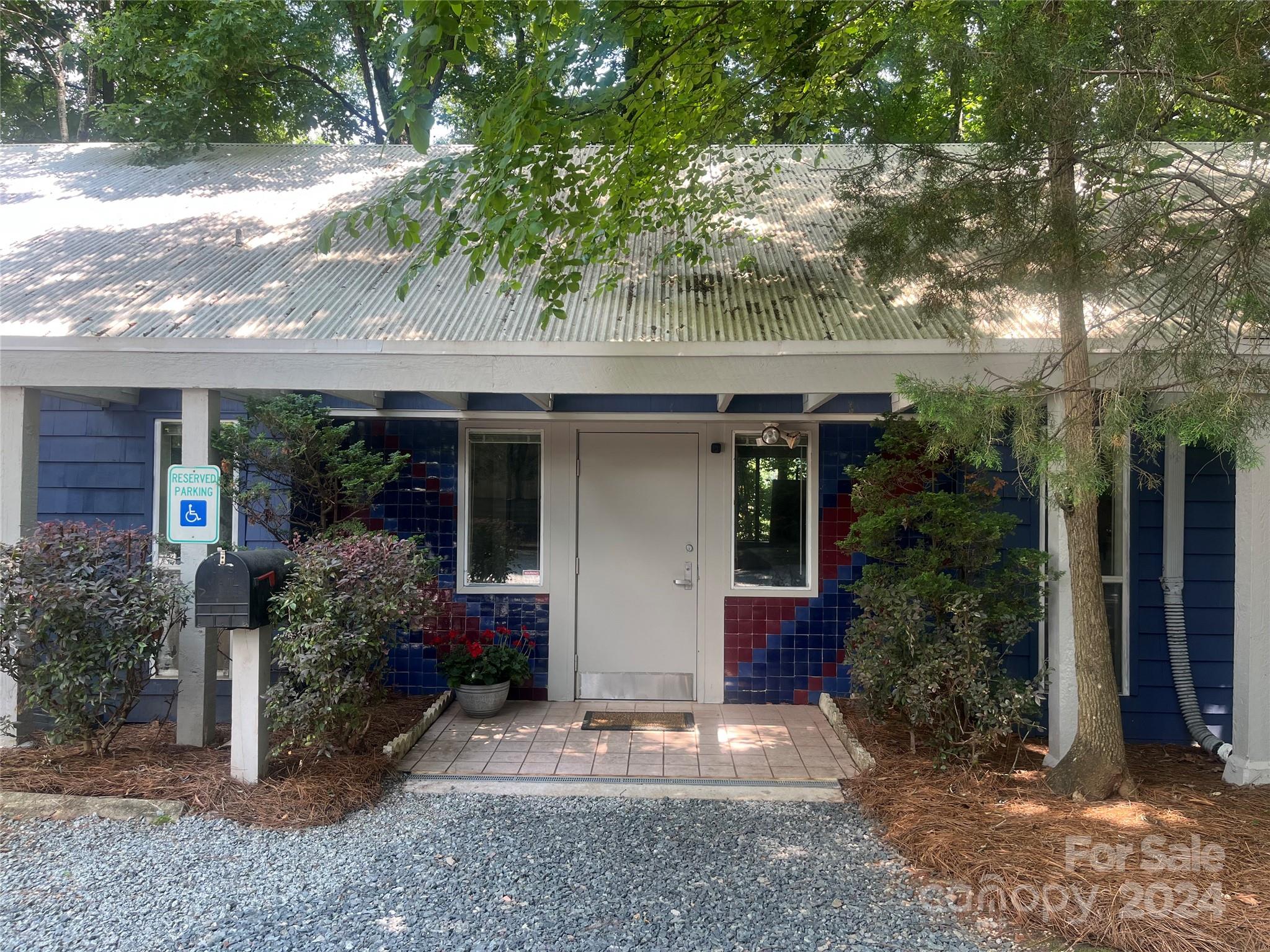 1346 Hill Road