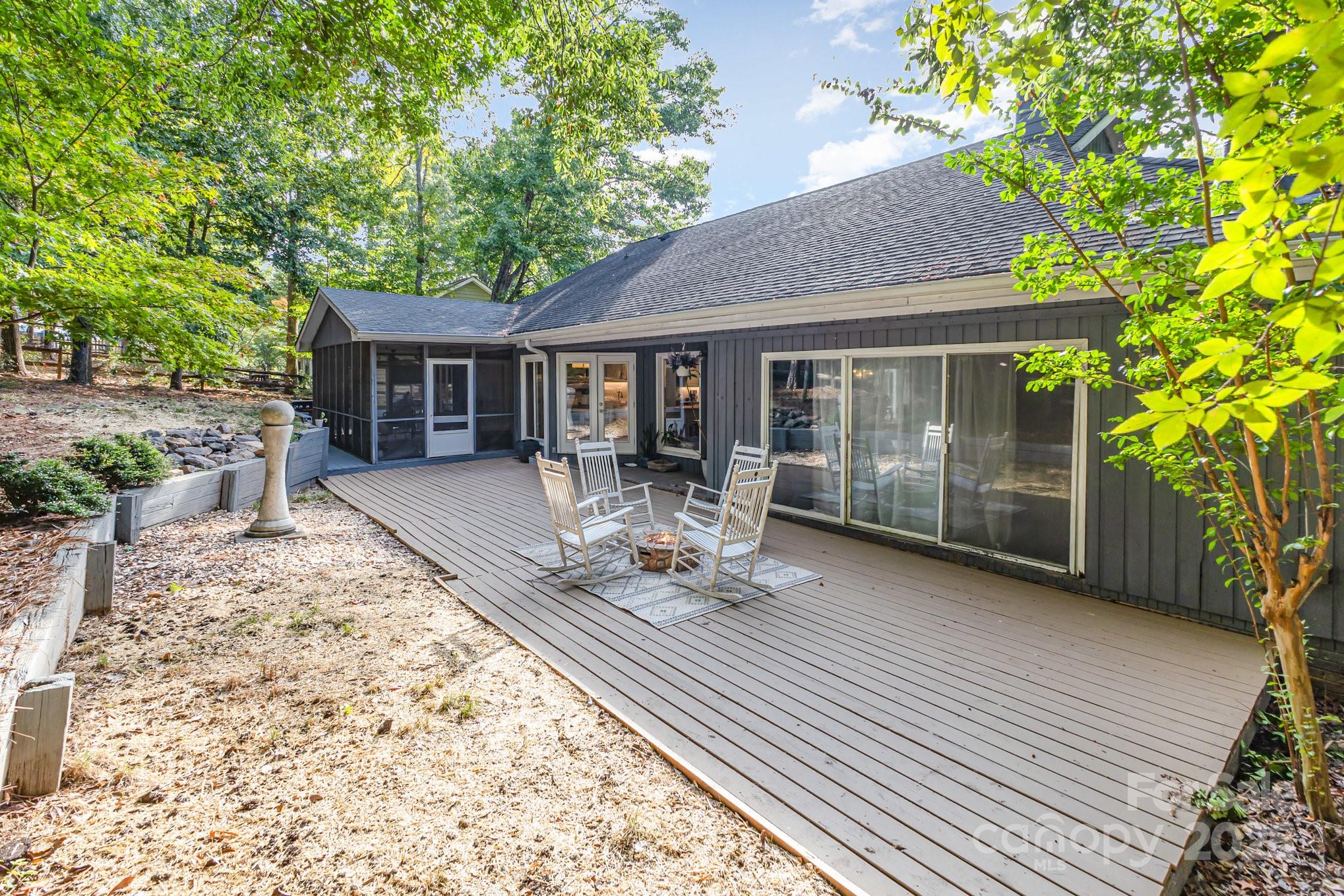 Tega Cay - Residential