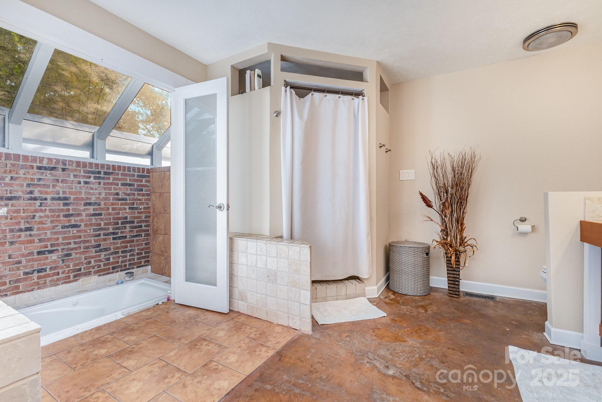 Tega Cay - Residential