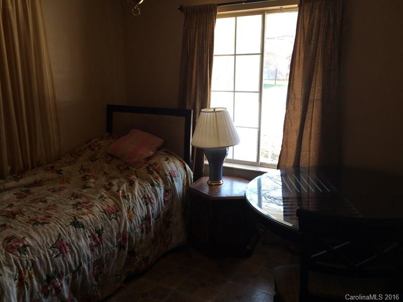 Twelve Oaks - Residential