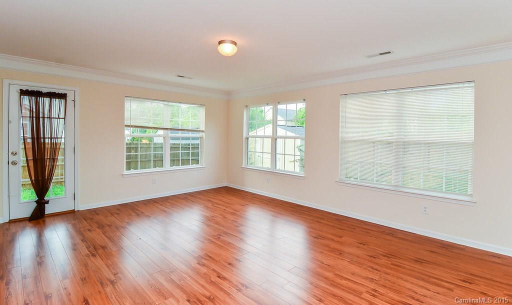 Sandy Pointe - Residential