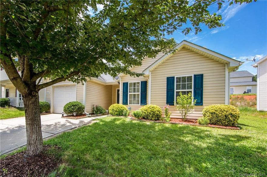 Introducing this glorious 3 bedroom 2 bath home which is located in the popular Hathaway Hills subdivision. This wonderful well maintained home has laminated wood flooring, smooth vaulted high ceilings, chair railing, ceiling fans, breakfast nook, built-in microwave, track lighting in kitchen, large attic space, dual vanities in master bath, nice laundry room, fenced back yard, and a one car attached garage.