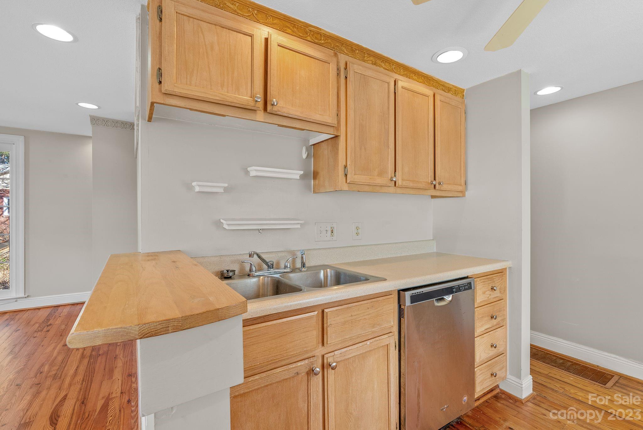 Green and Thrash Lands - Residential Income