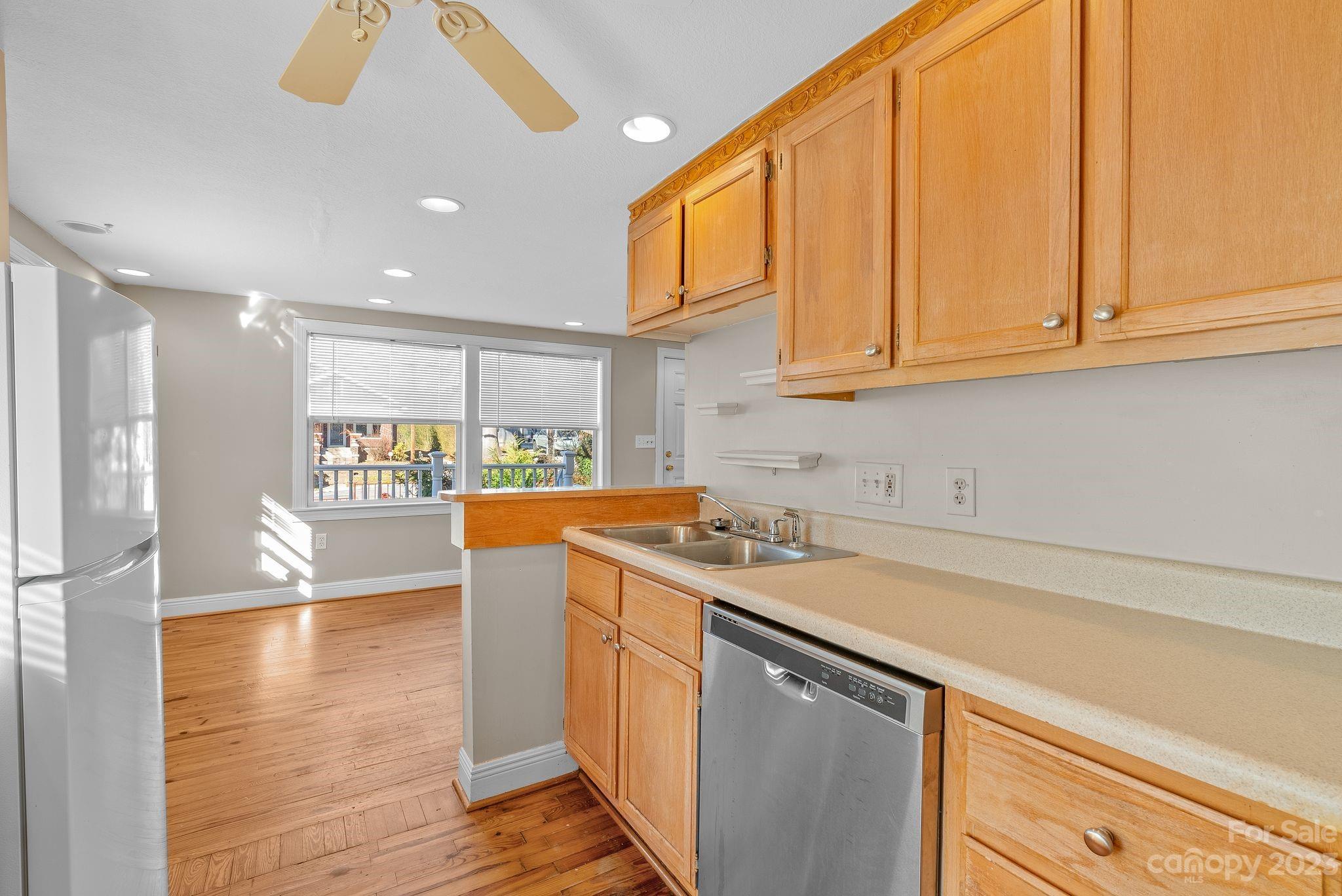 Green and Thrash Lands - Residential Income