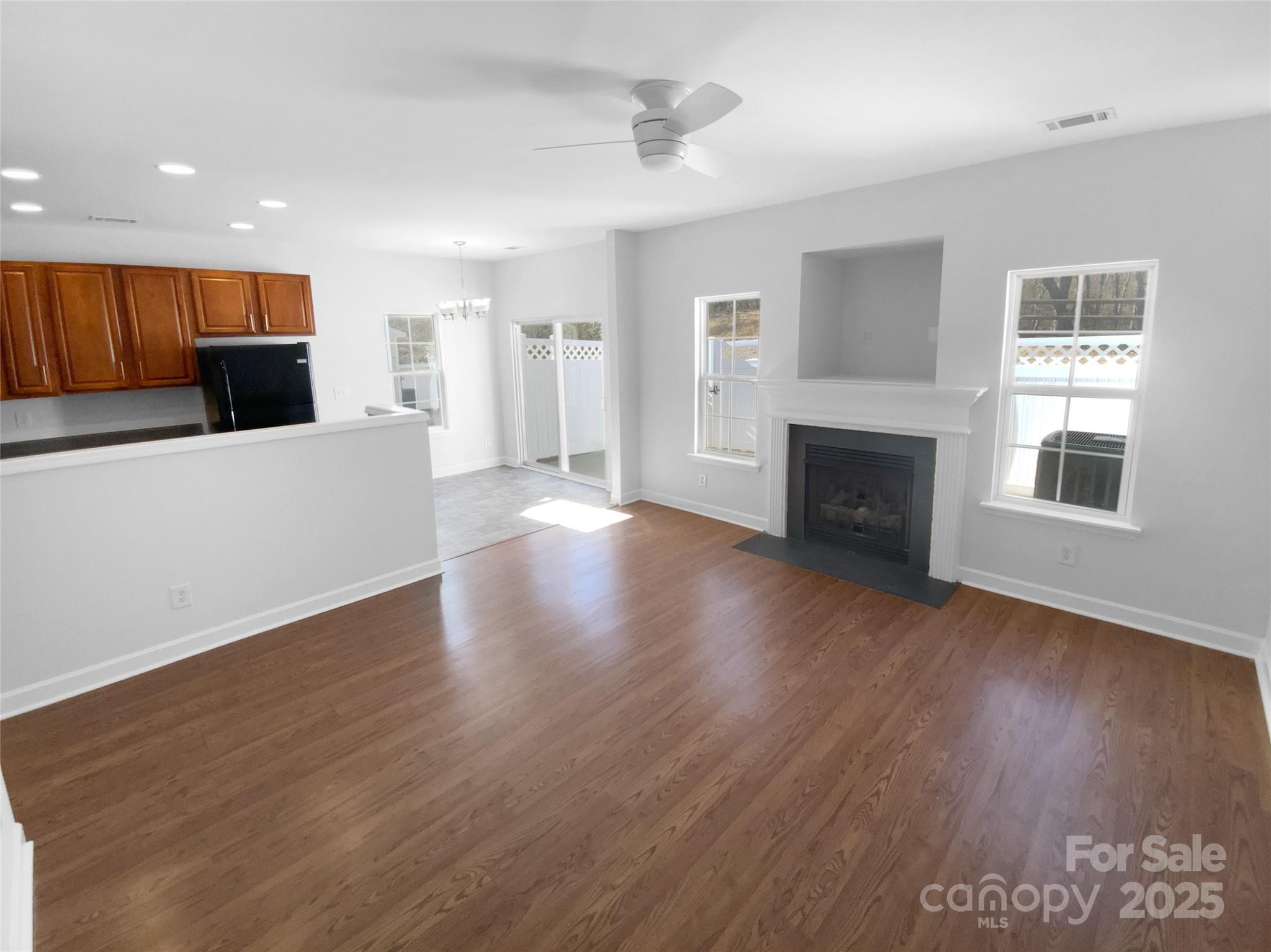 Cascades at River Crossing - Residential