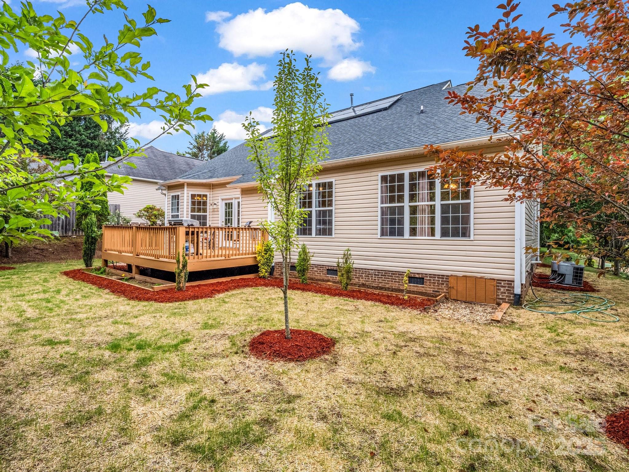 24 Yorktown Circle