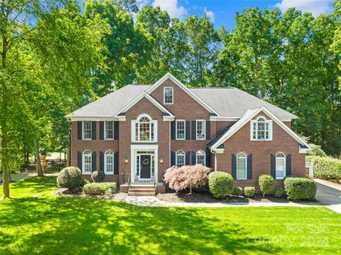 Single Family Residence in Matthews NC 6114 Abergele Lane.jpg