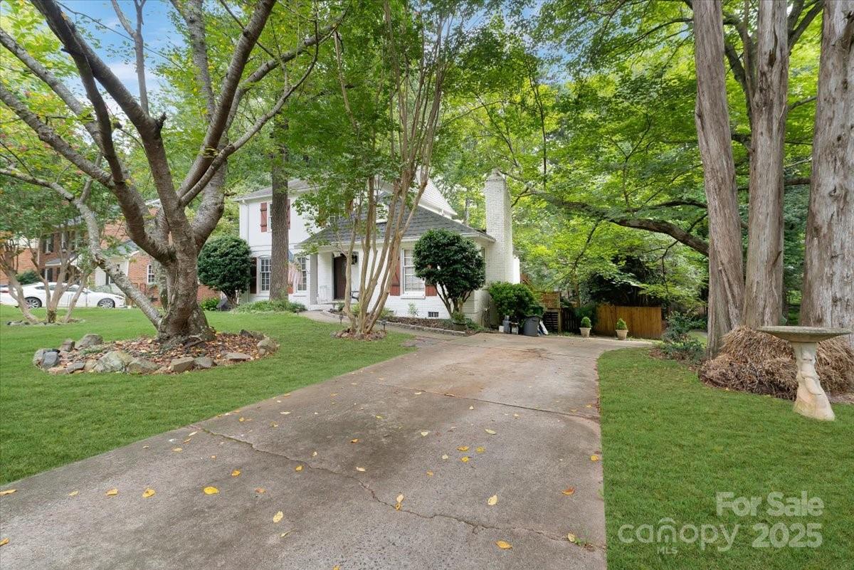 822 Ingraham Place