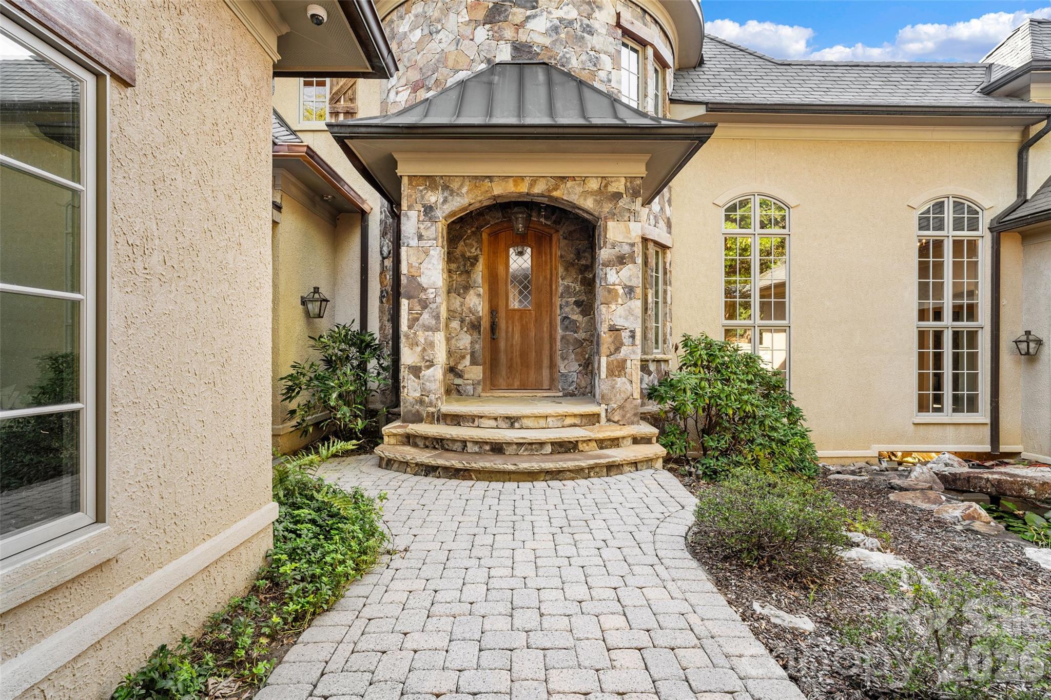 408 Oakmont Lane