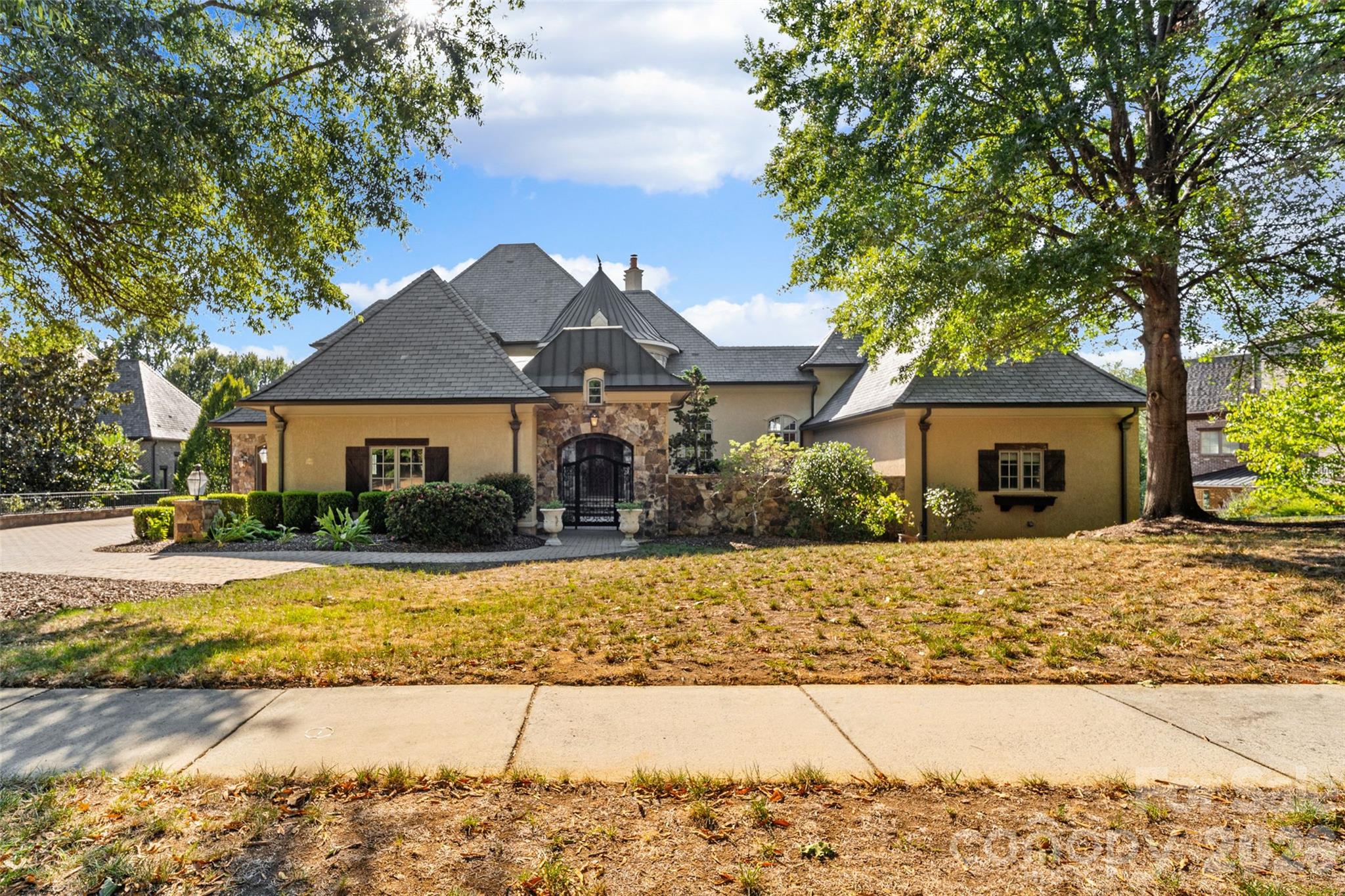 408 Oakmont Lane