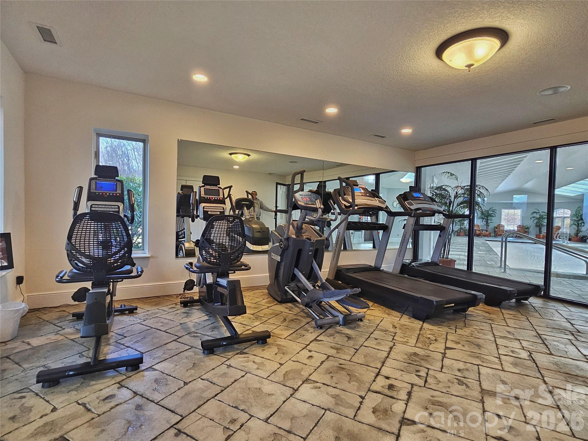 Highland Forest - Land