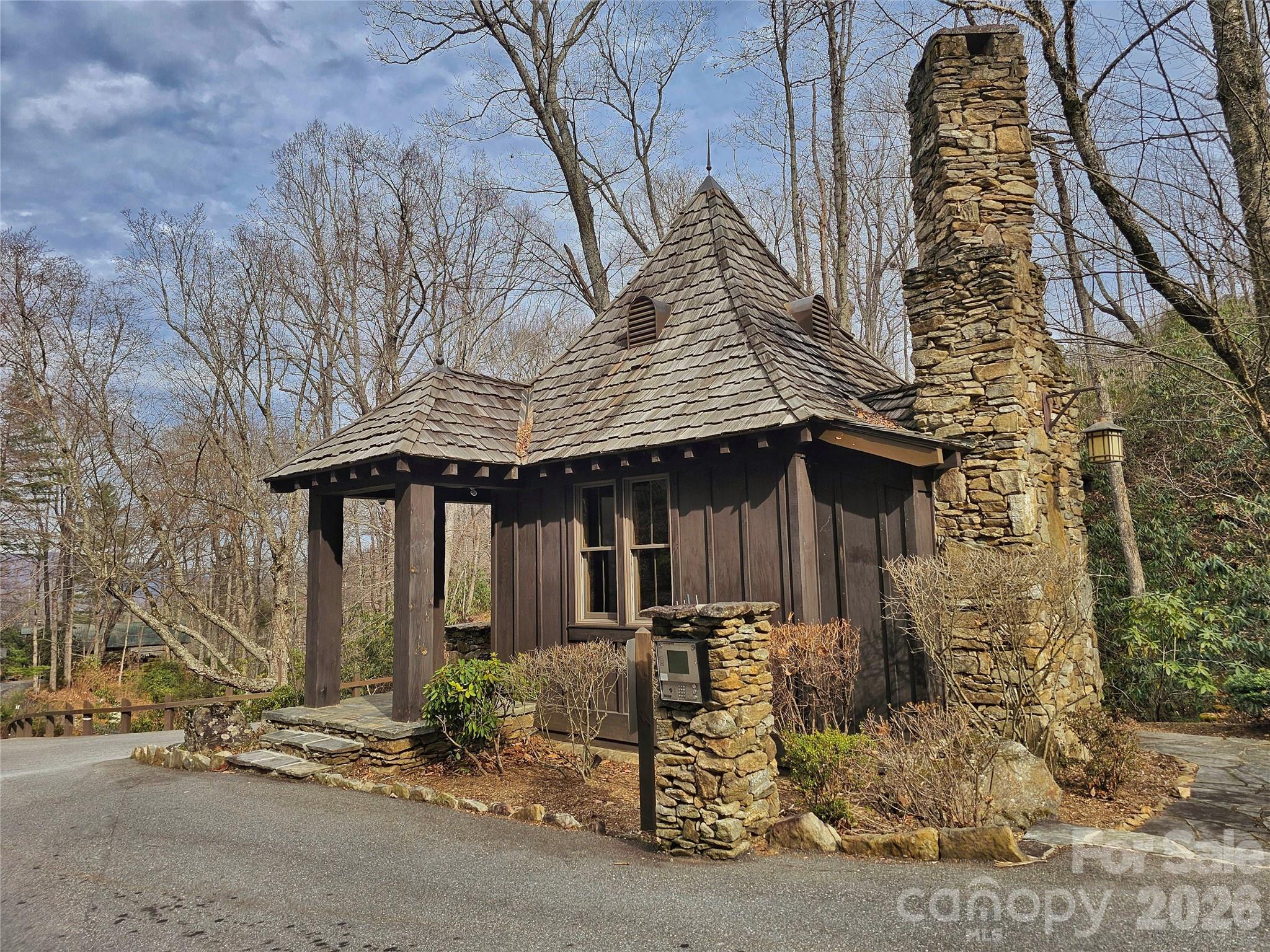 Highland Forest - Land
