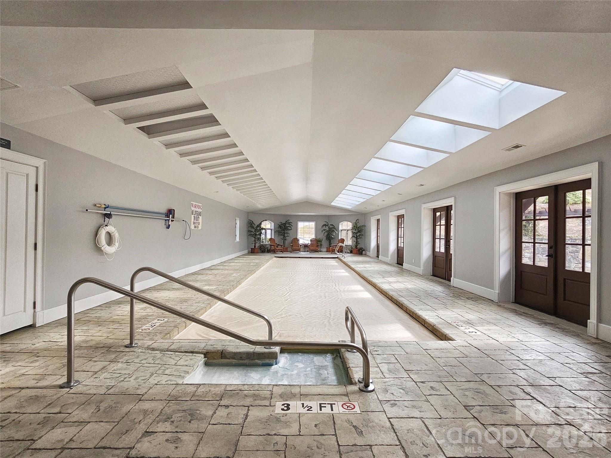 Highland Forest - Land