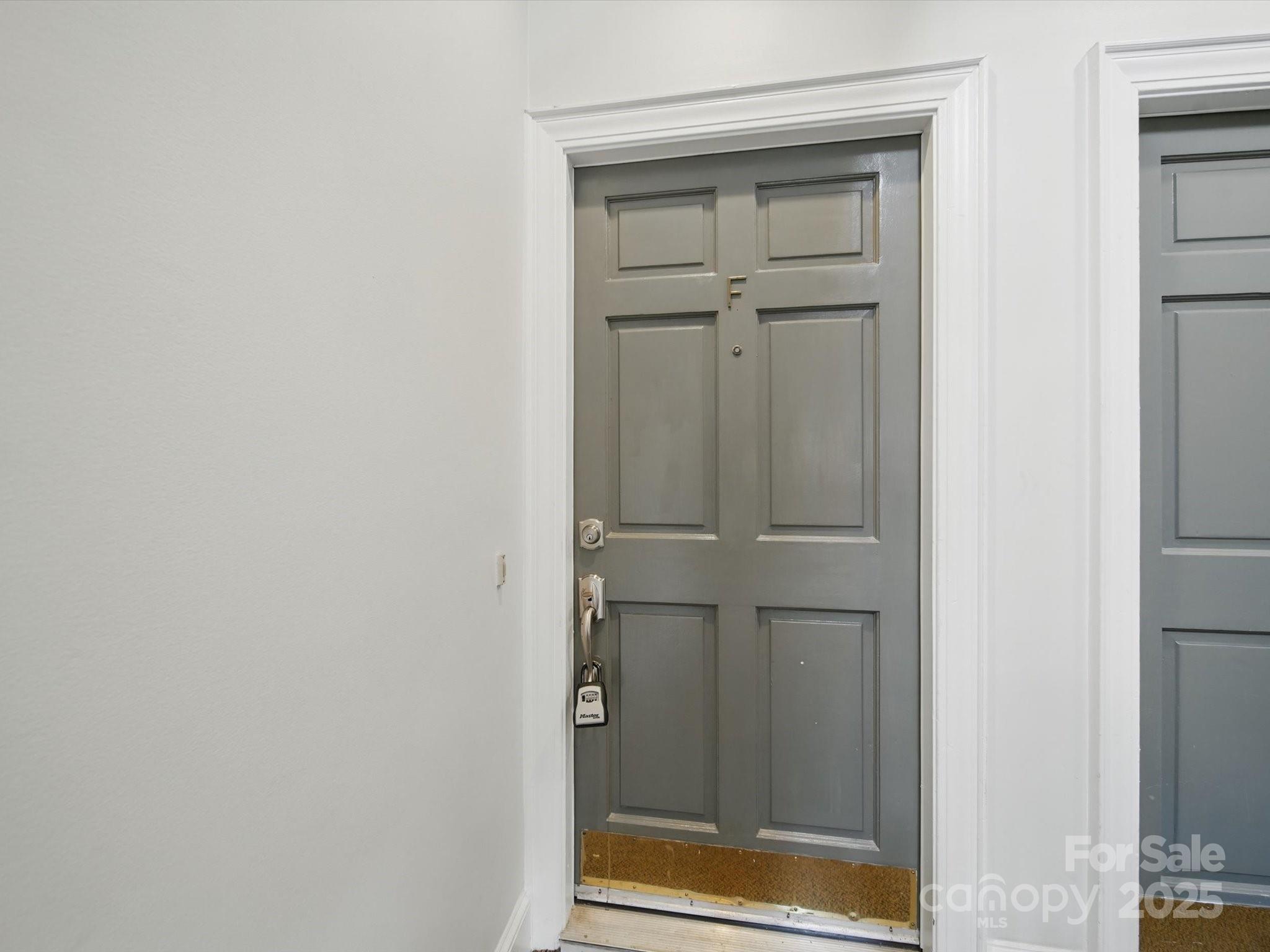 2315 Selwyn Avenue F