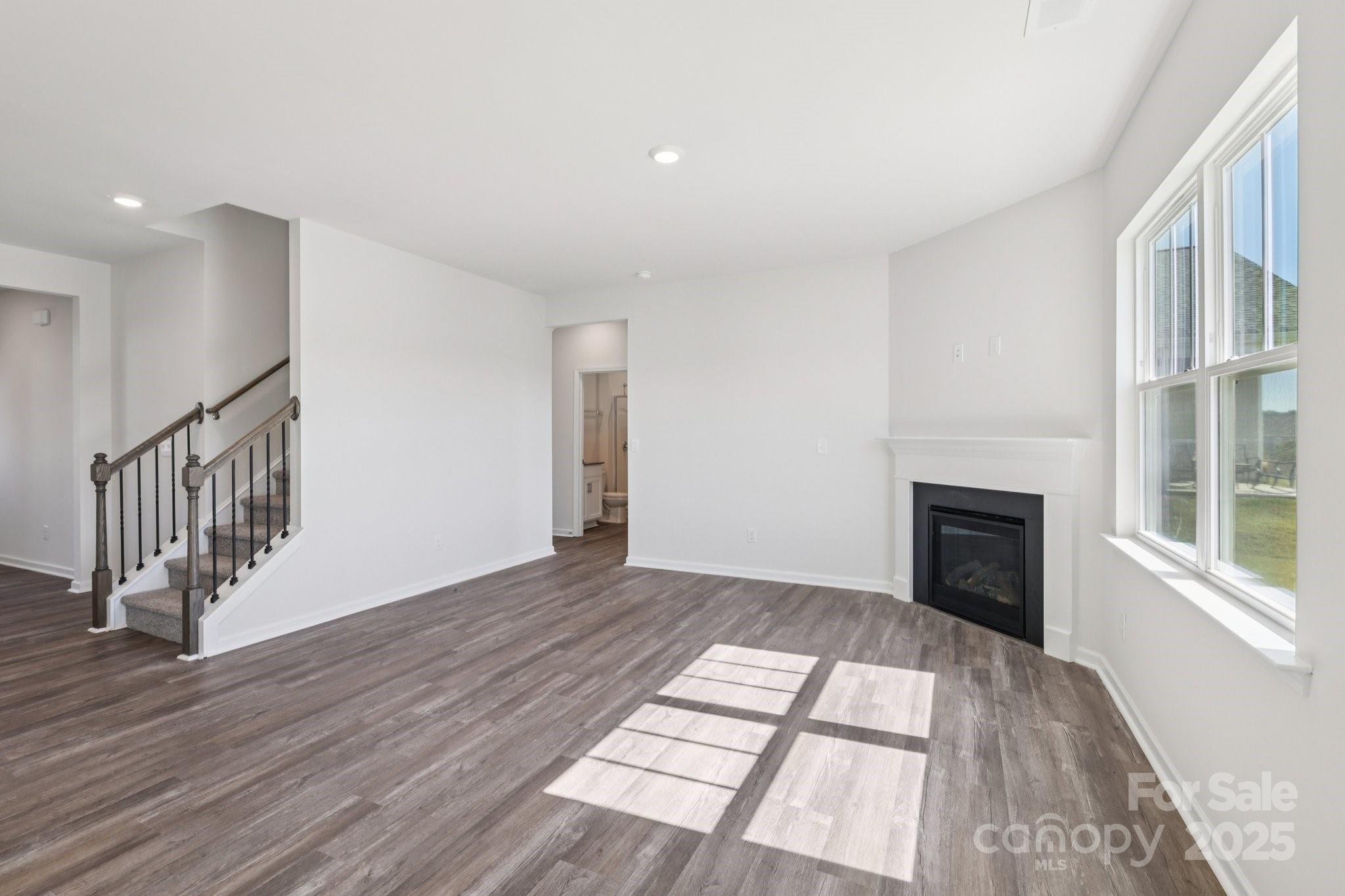 3916 Ashton Drive NW