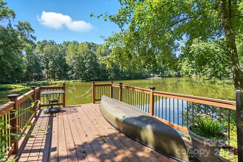 10219 Windtree Lane Charlotte NC 28215