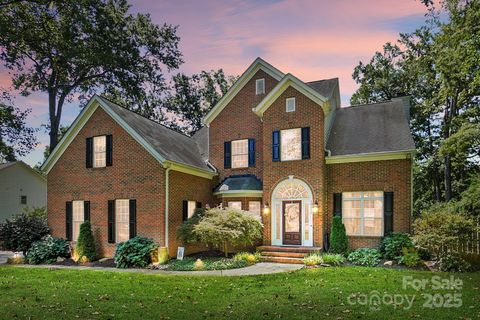 Photo of 10219 Windtree Lane, Charlotte, NC 28215 (MLS # 4296053)