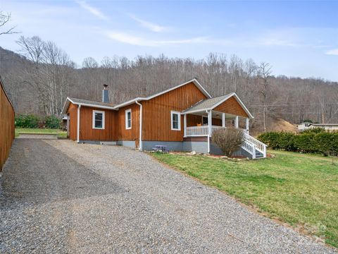 784 Riverview Road Burnsville NC 28714