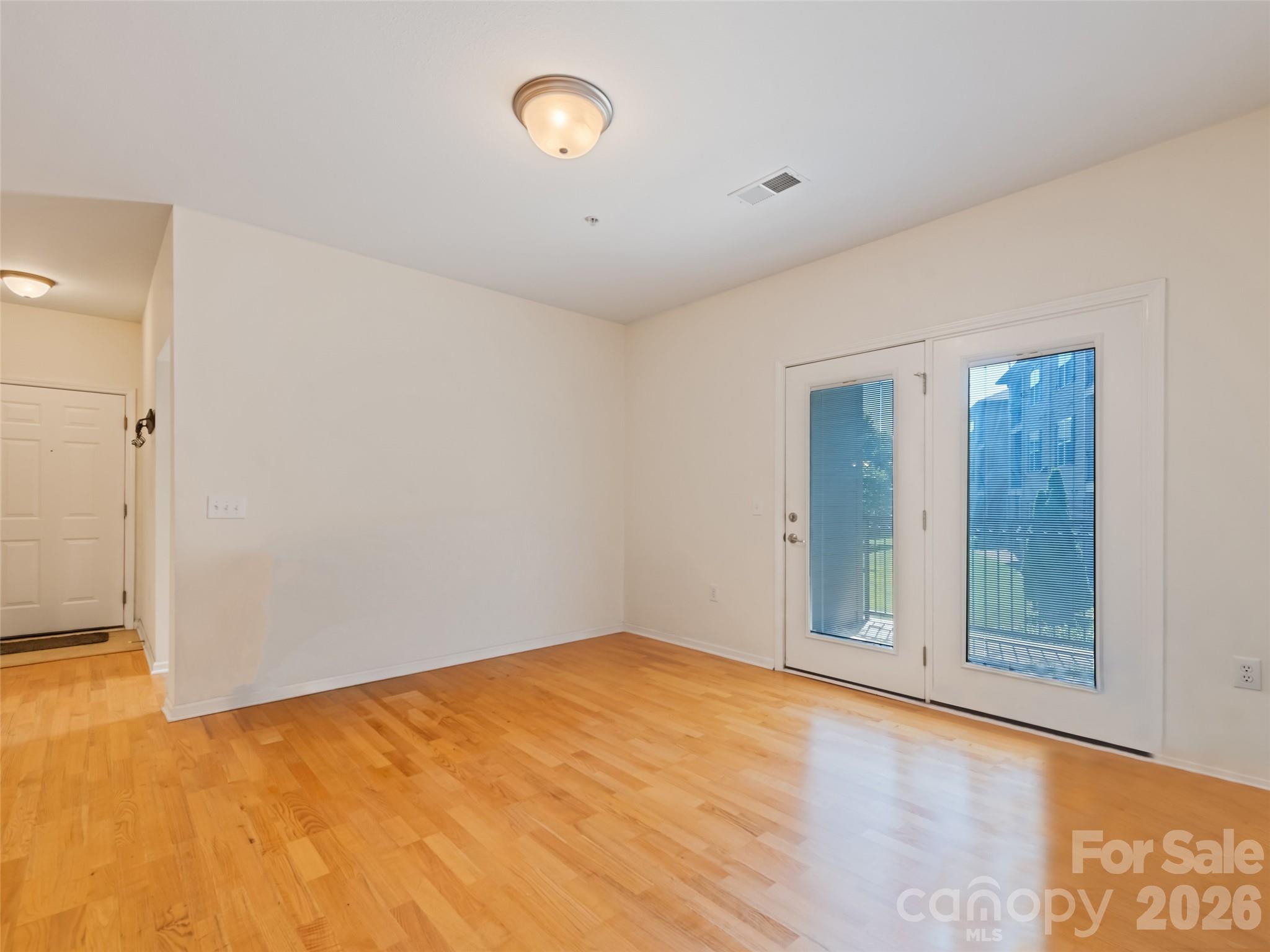 291 Brickton Village Circle 207