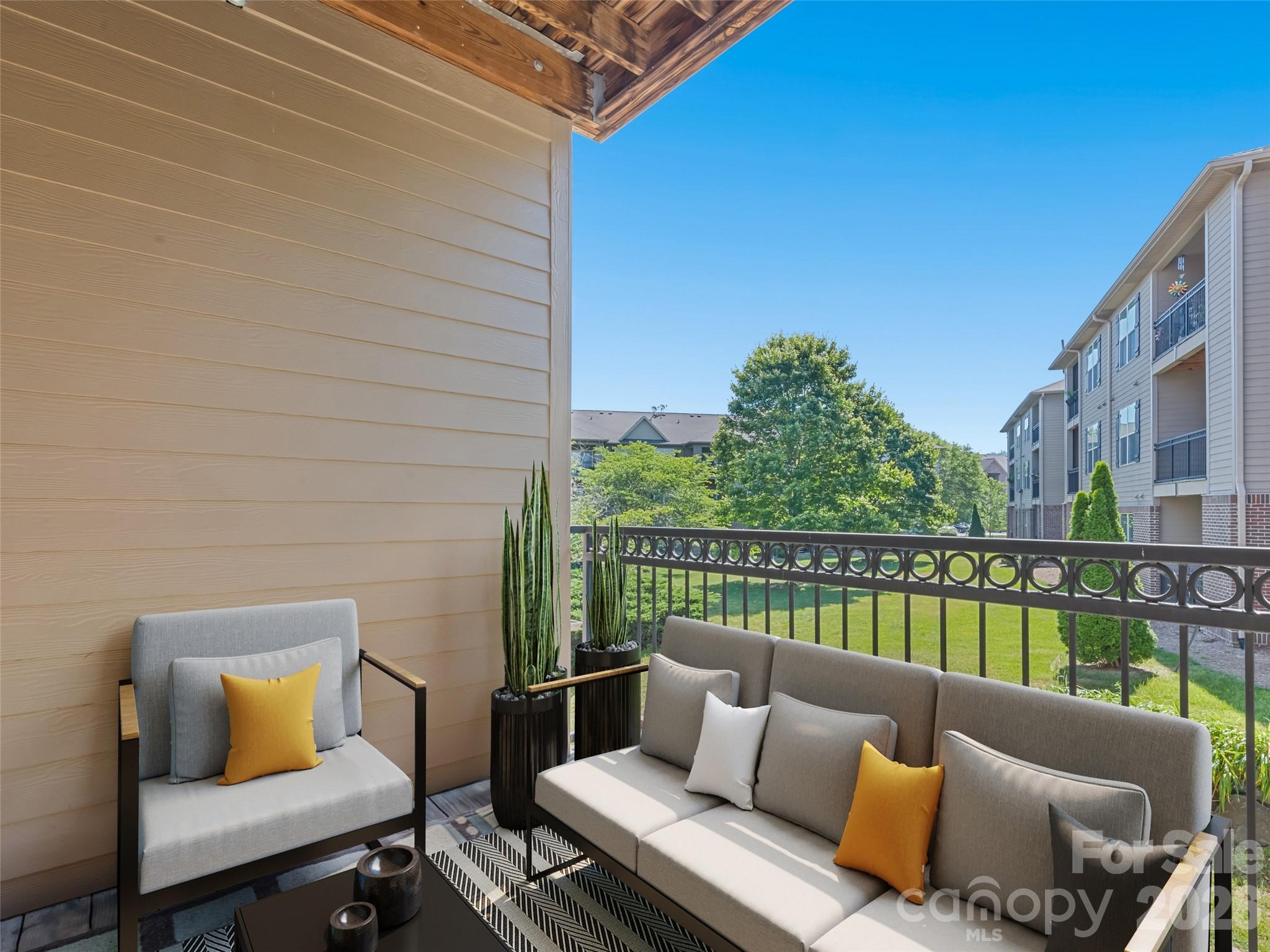 291 Brickton Village Circle 207