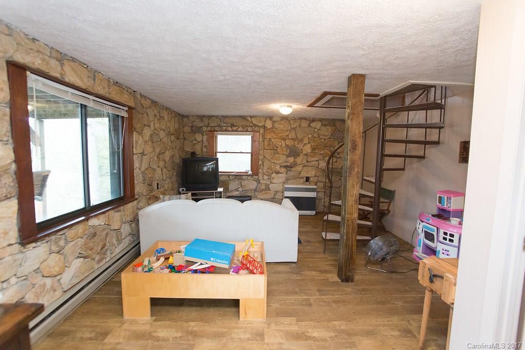 Linville Mountain Acres - Residential