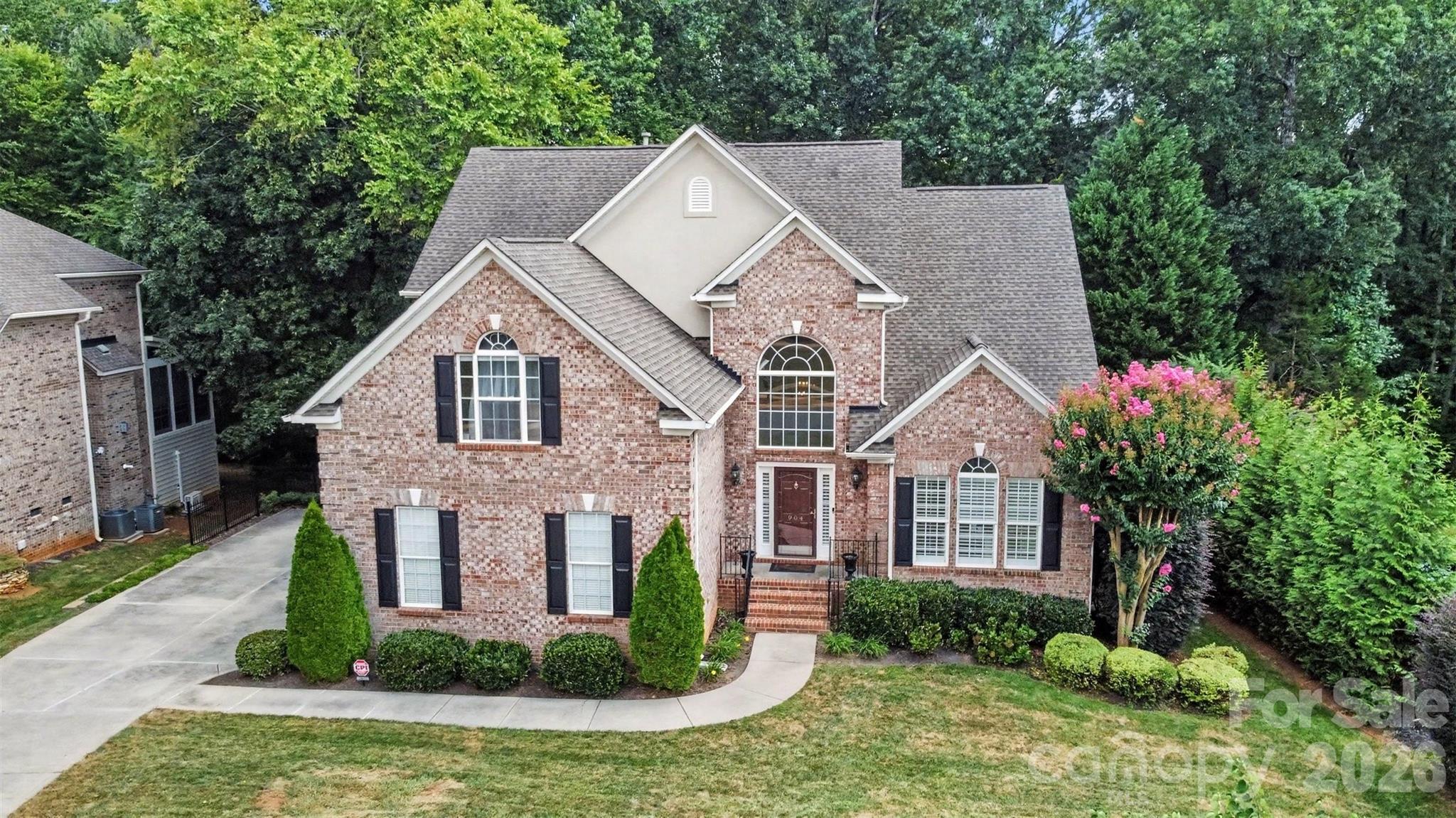 904 Carisbrooke Lane
