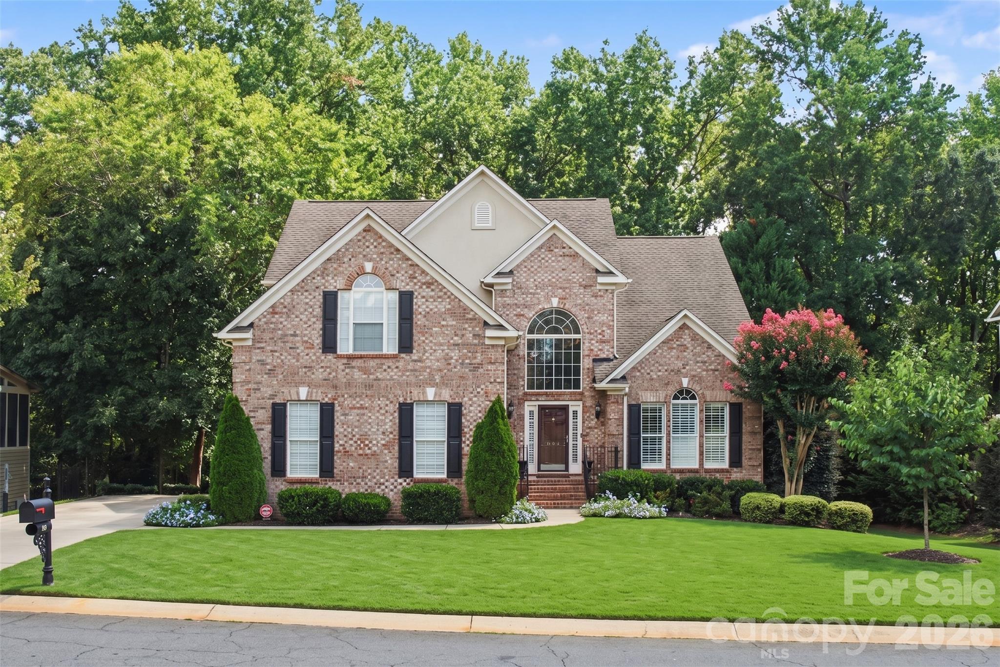 904 Carisbrooke Lane