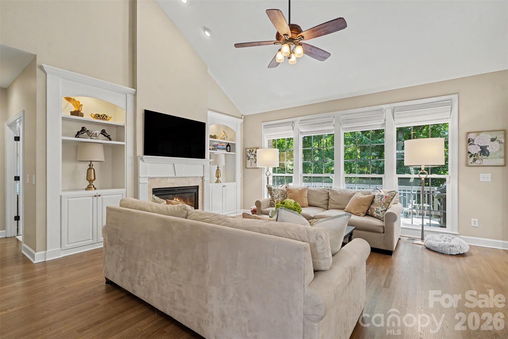 904 Carisbrooke Lane