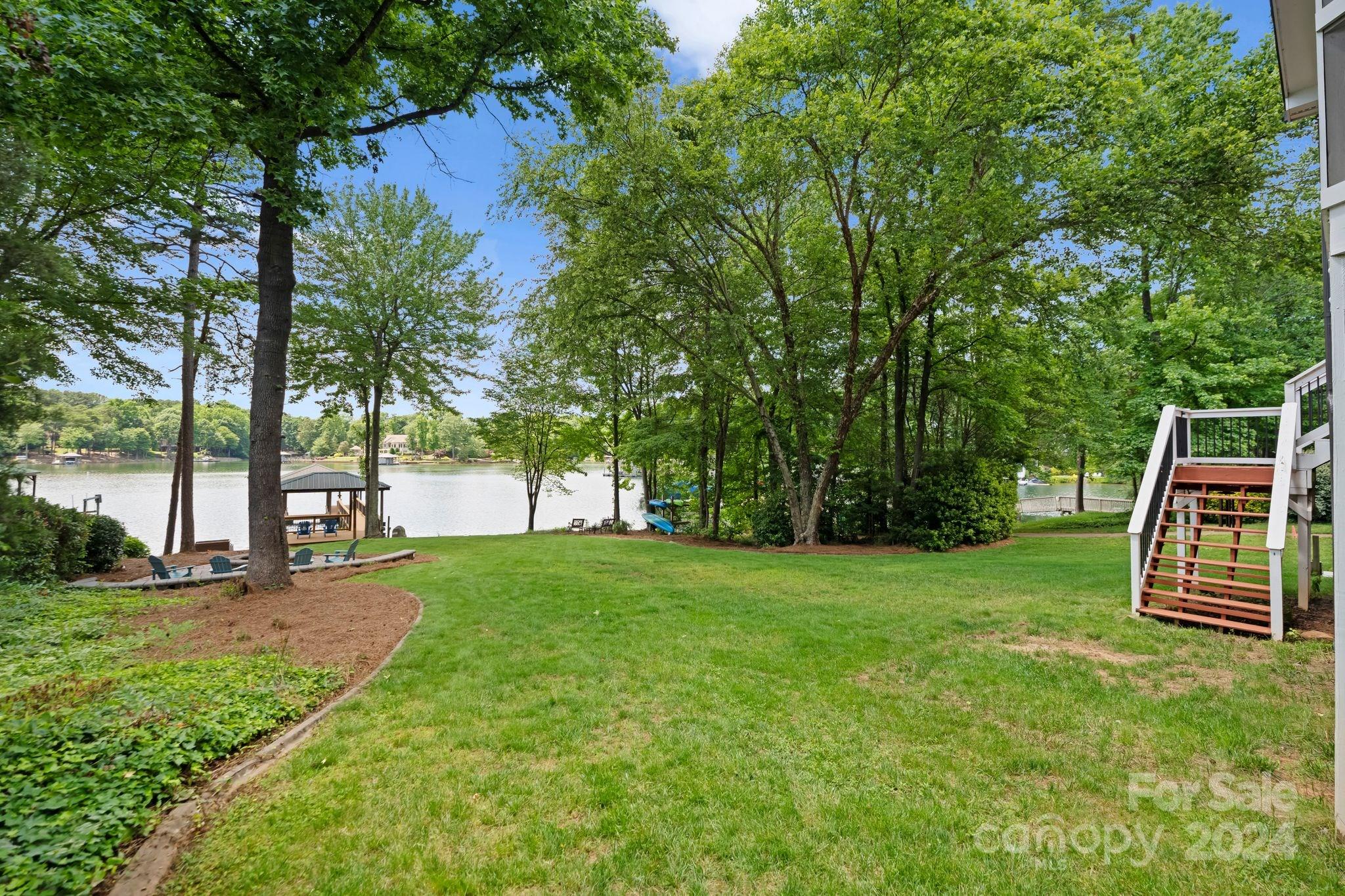 The Harbour at the Pointe - Residential