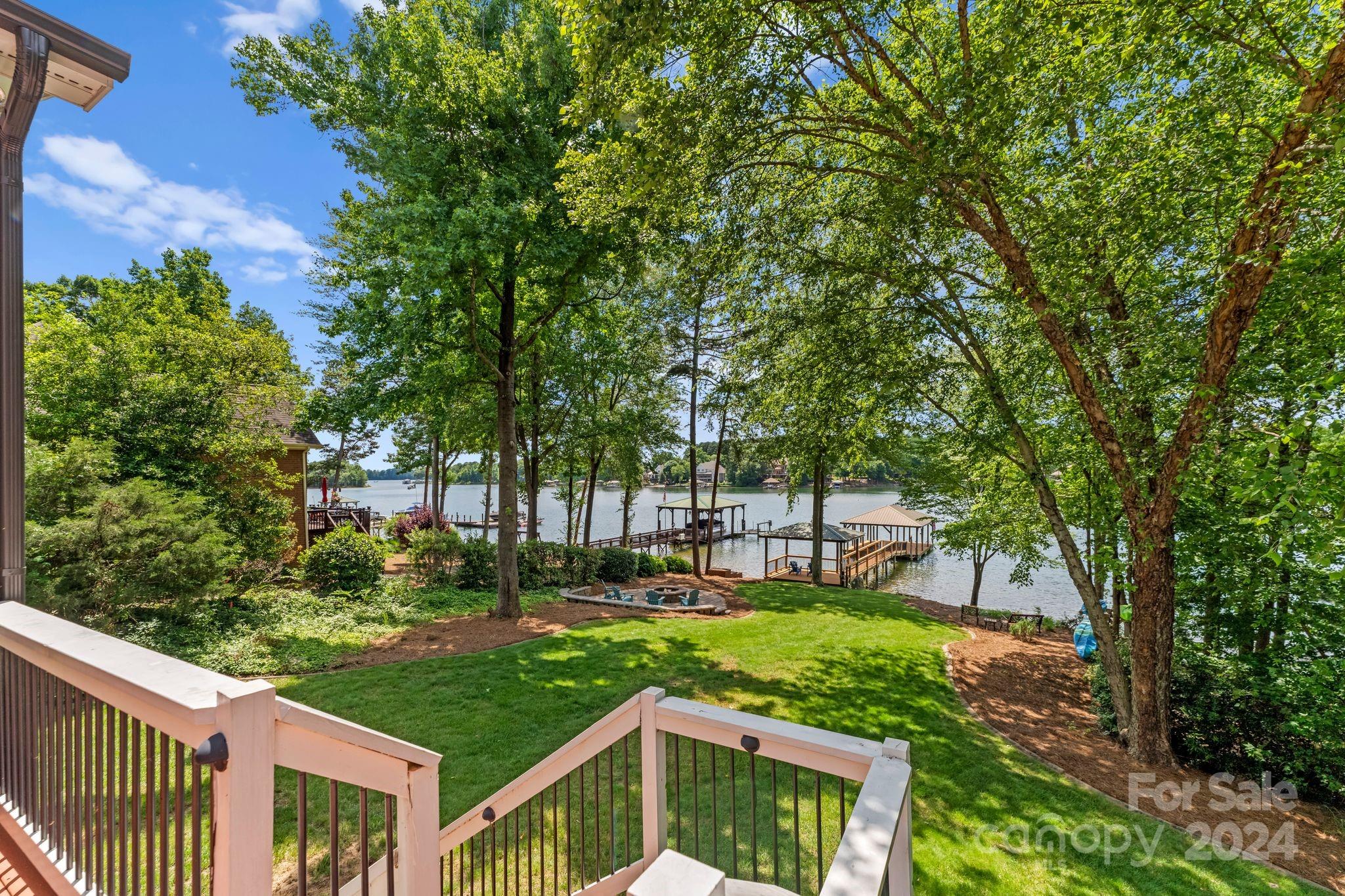 The Harbour at the Pointe - Residential