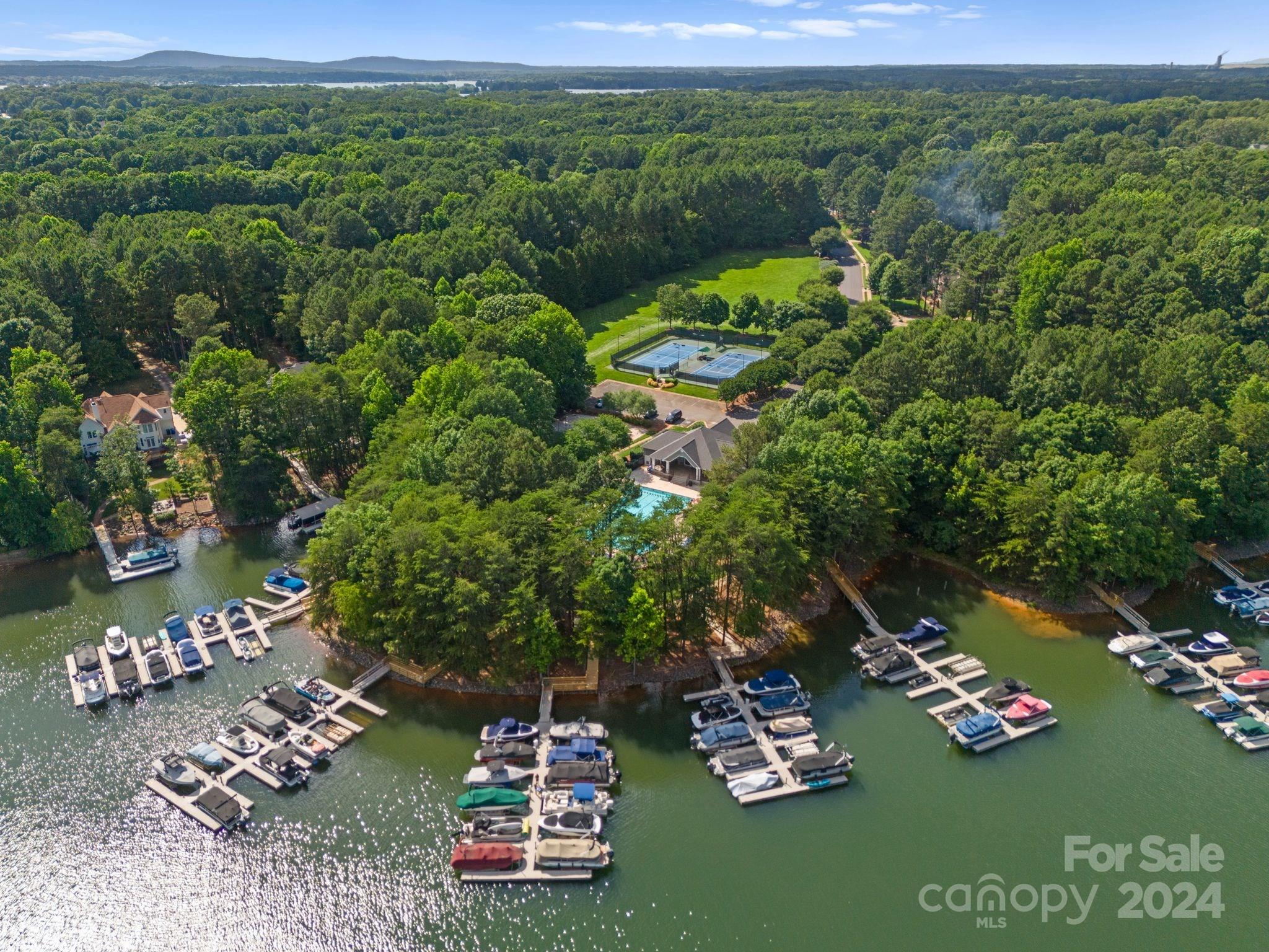 The Harbour at the Pointe - Residential