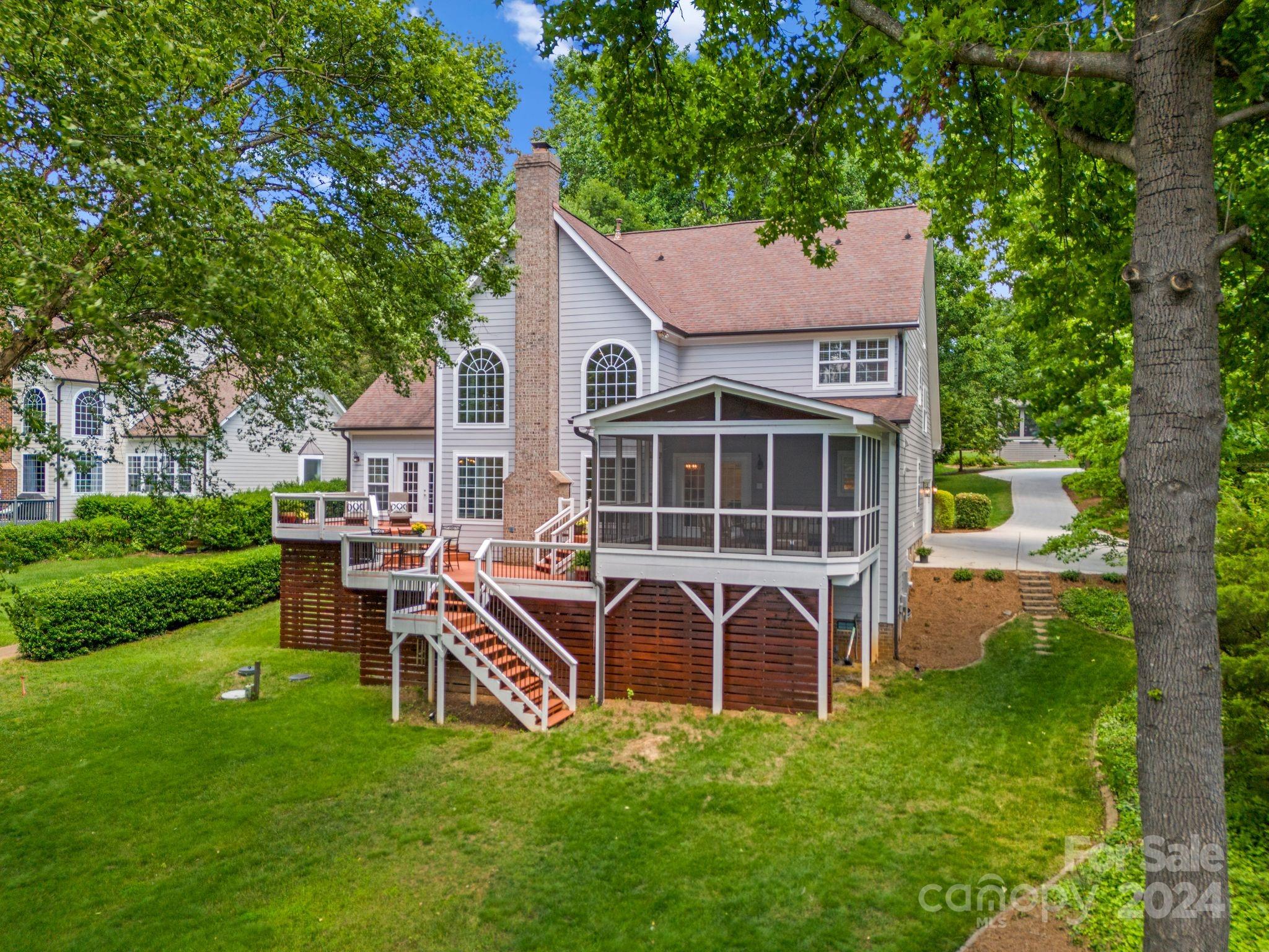 The Harbour at the Pointe - Residential