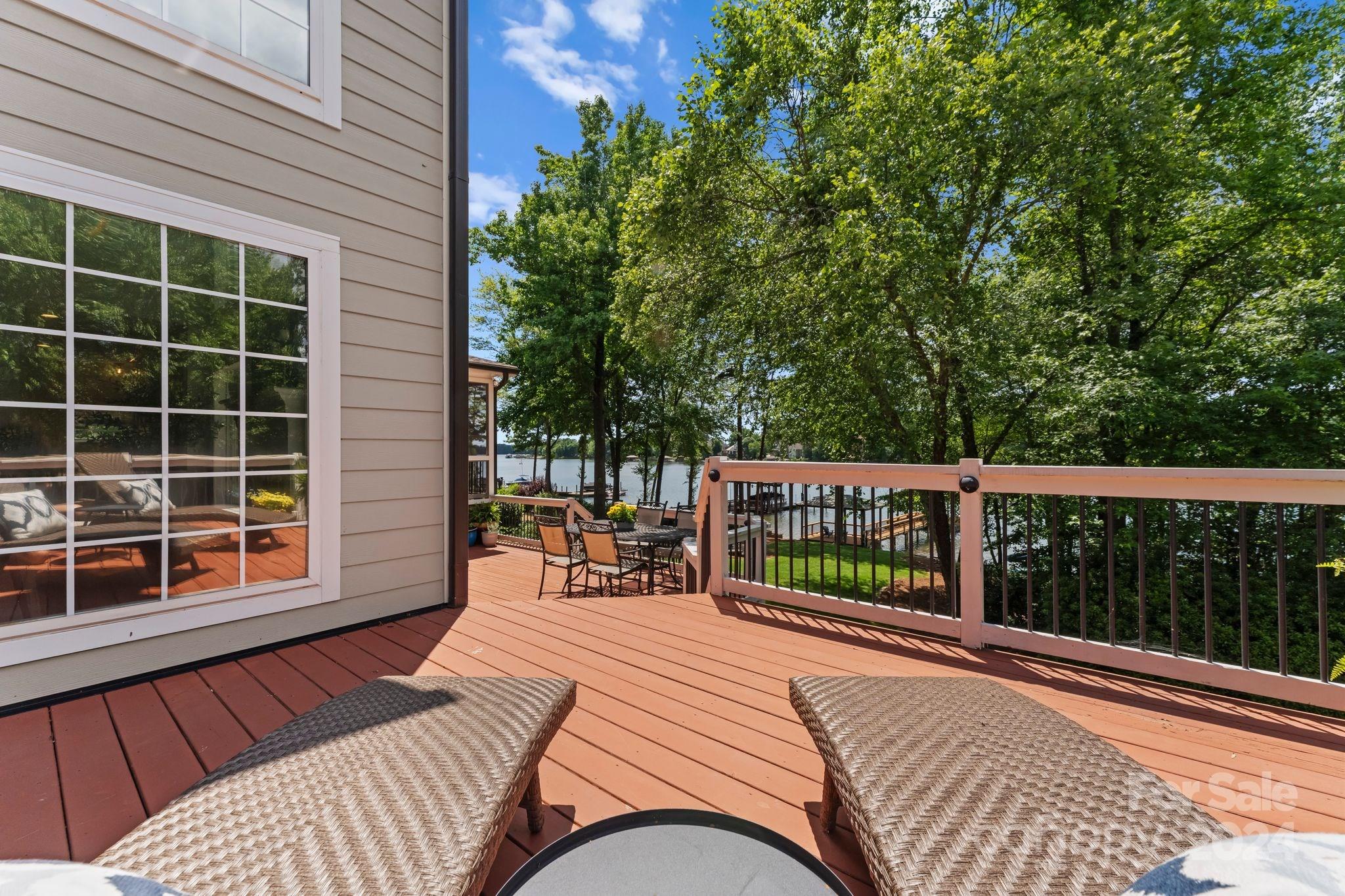 The Harbour at the Pointe - Residential