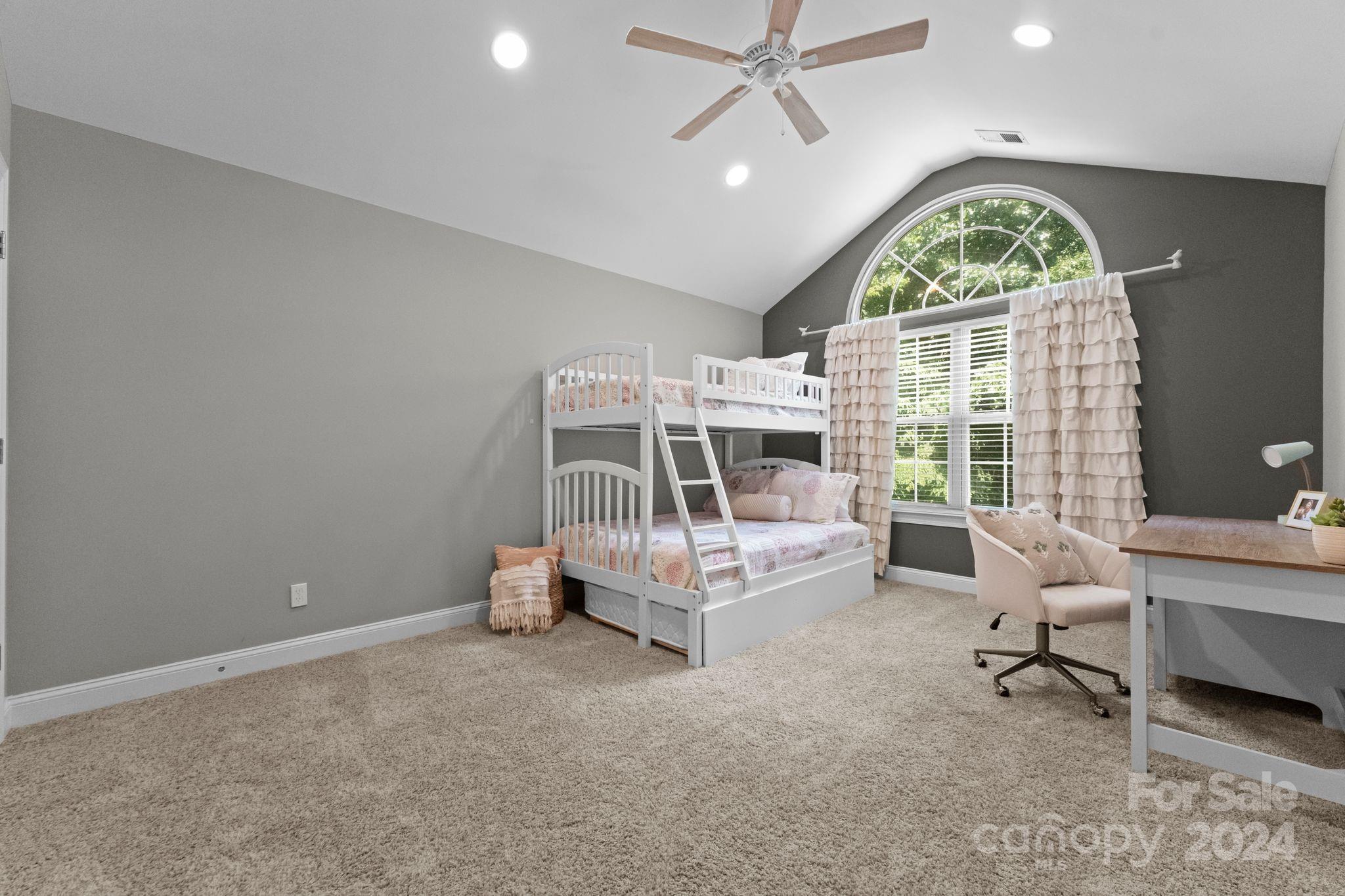 The Harbour at the Pointe - Residential