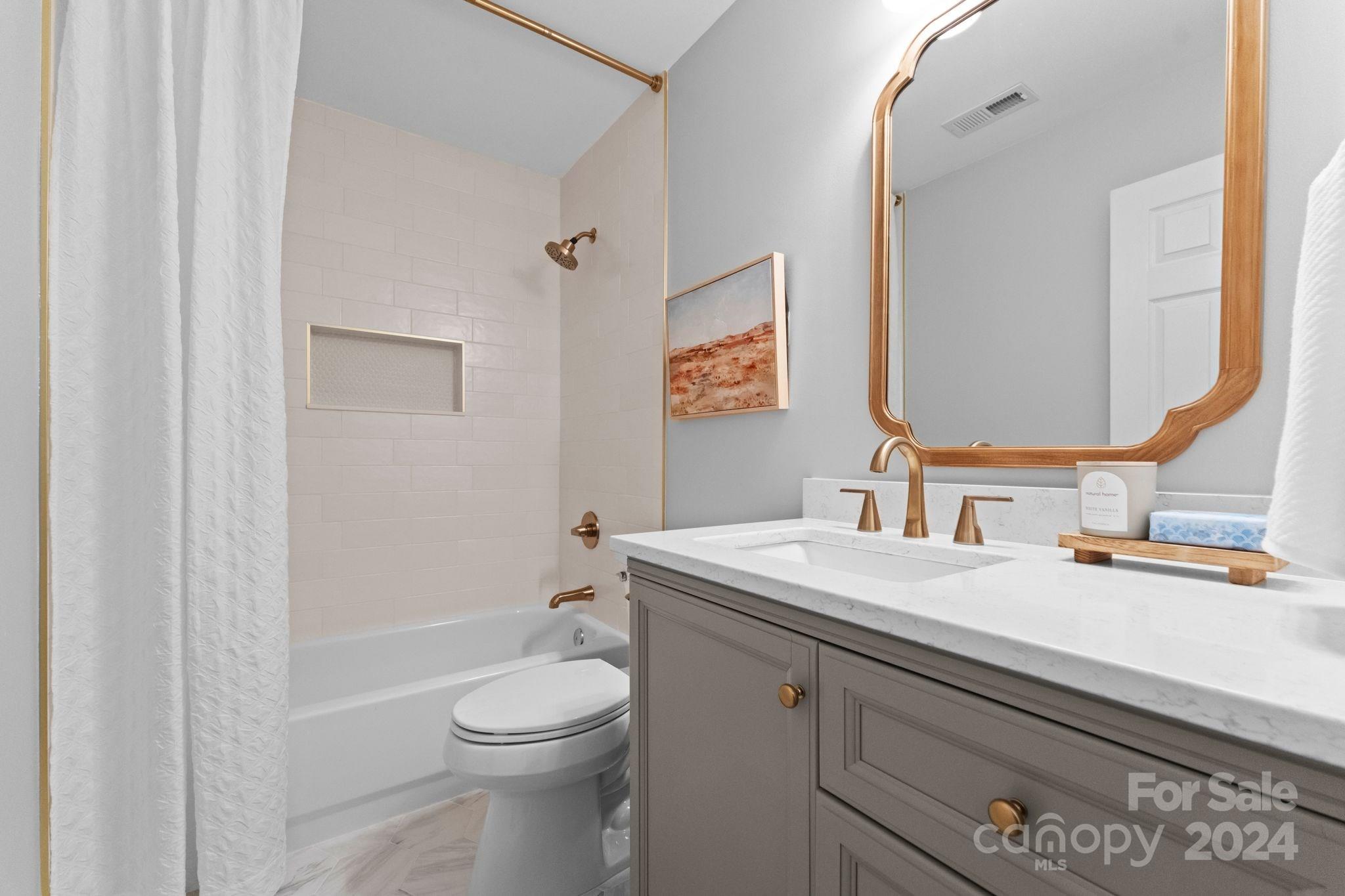 The Harbour at the Pointe - Residential