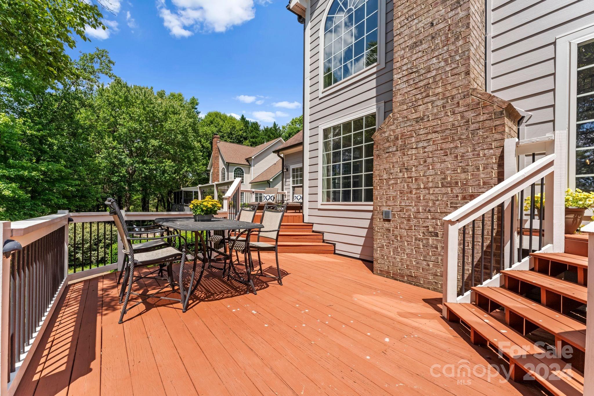 The Harbour at the Pointe - Residential