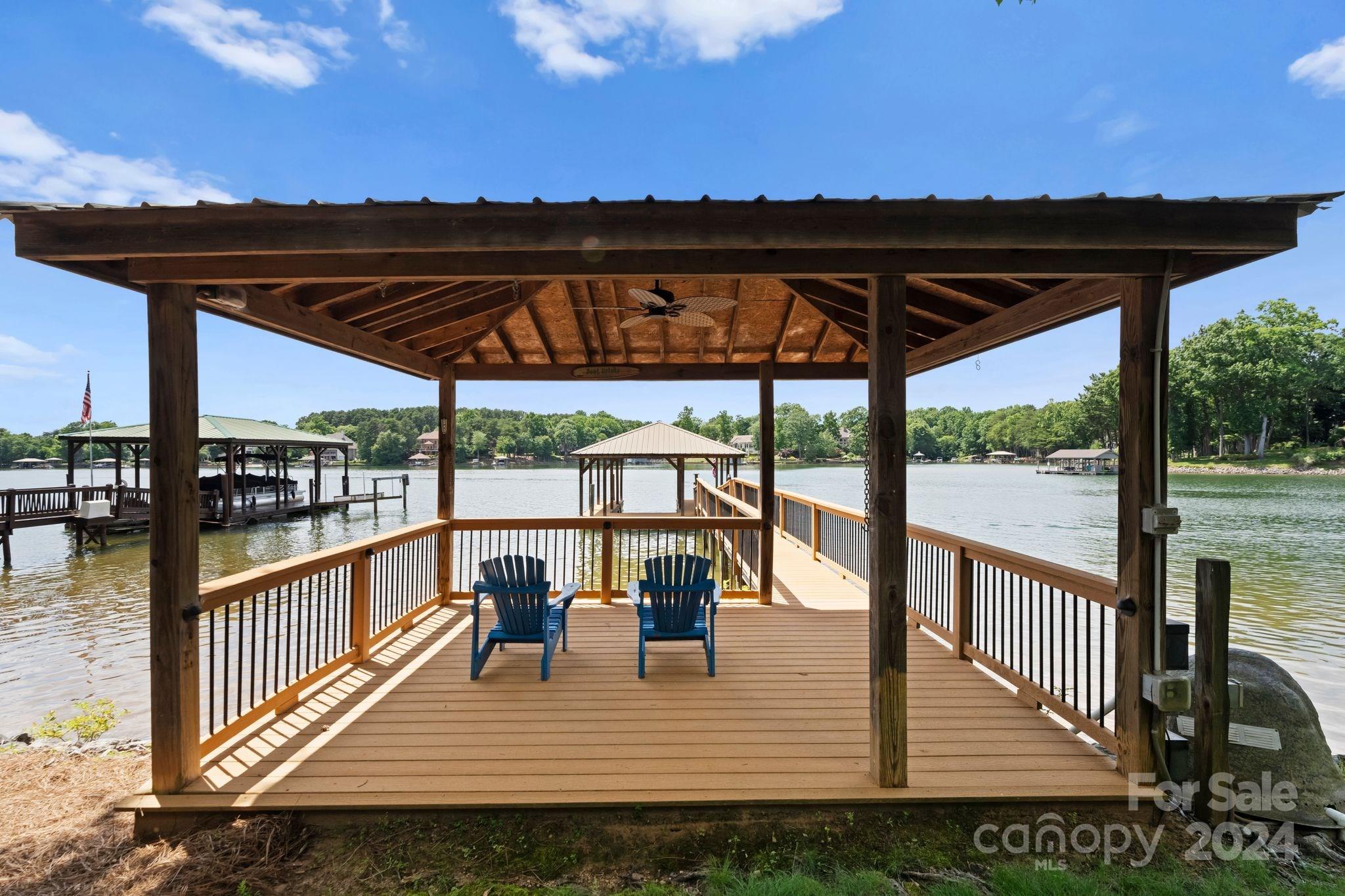The Harbour at the Pointe - Residential
