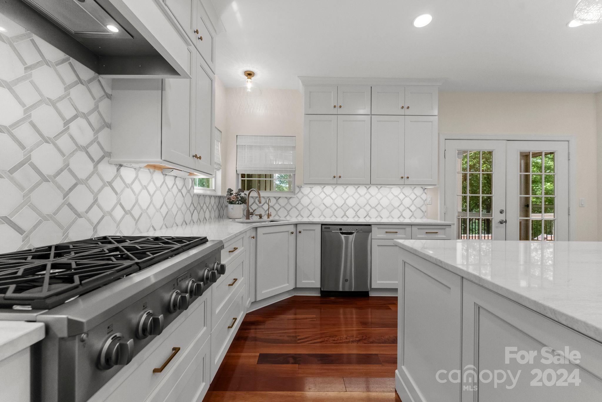 The Harbour at the Pointe - Residential