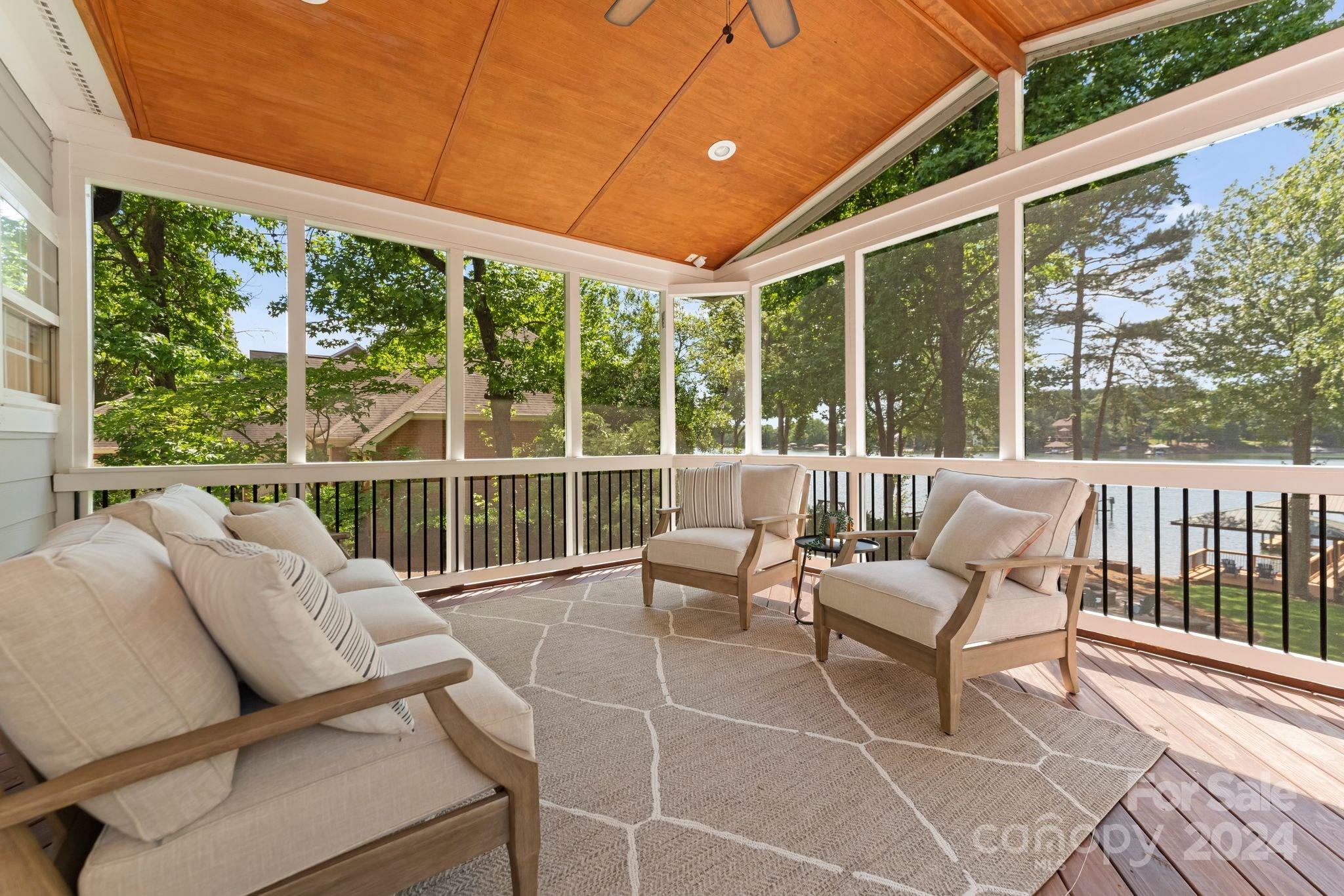 The Harbour at the Pointe - Residential