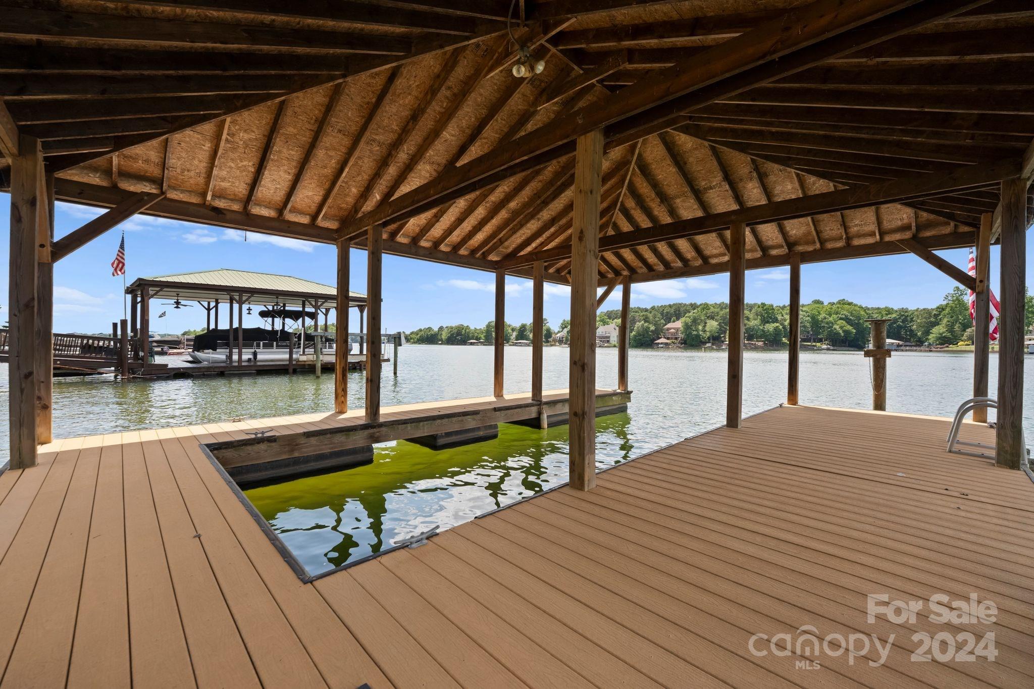 The Harbour at the Pointe - Residential